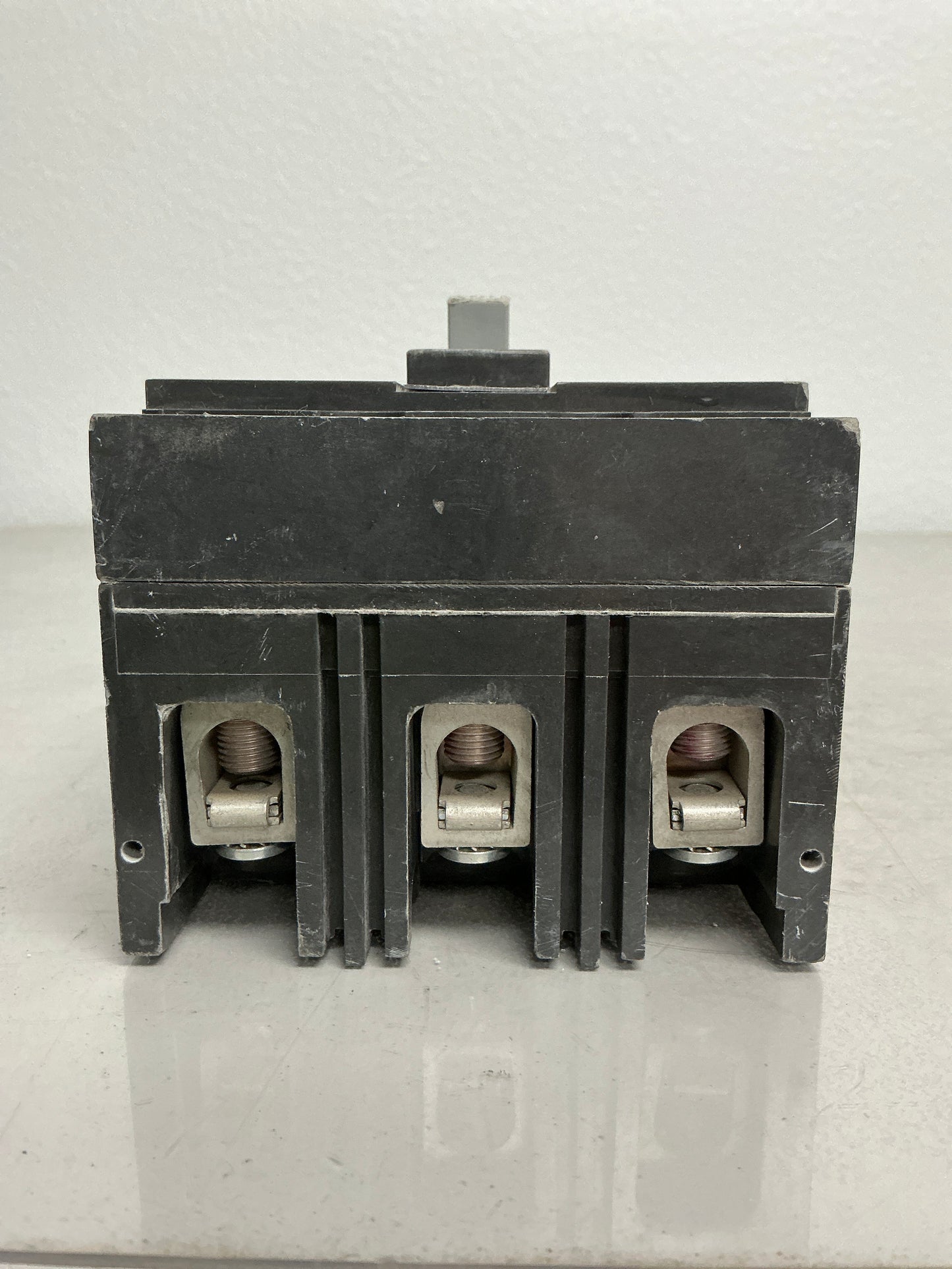 Used TEC36100 3 Pole, 100 Amps,600 Volts Circuit breaker