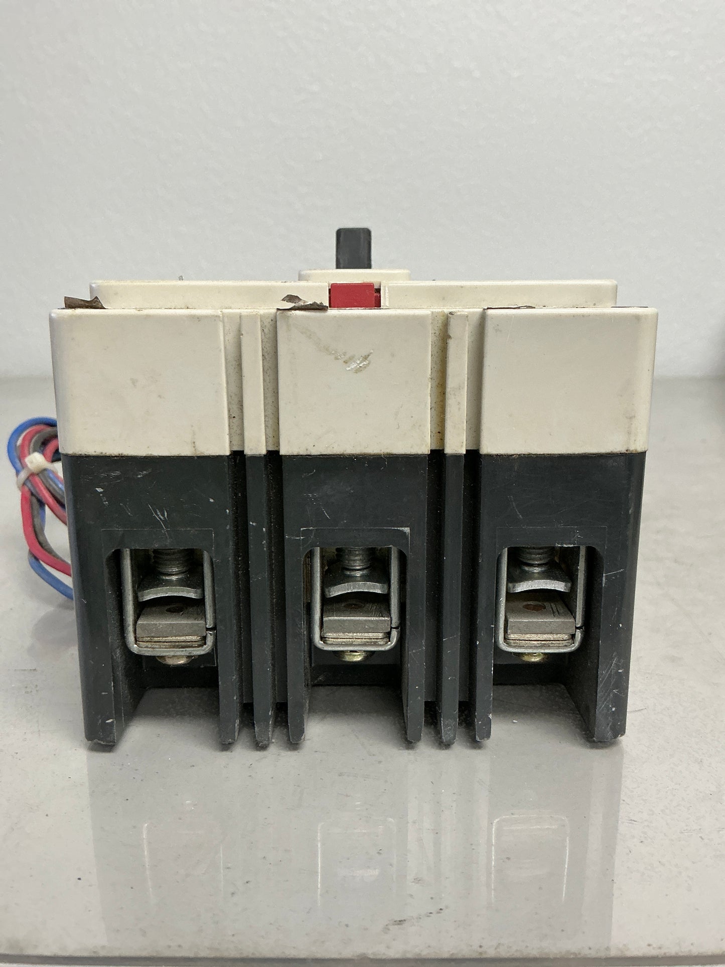 Used FDB3040L with Auxiliary 3 Poles, 40 Amps, 600 Volts