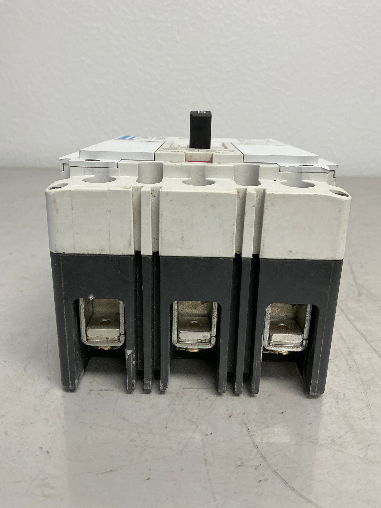 New Eaton PDG23G0015TFFL 3 Poles, 15 Amps