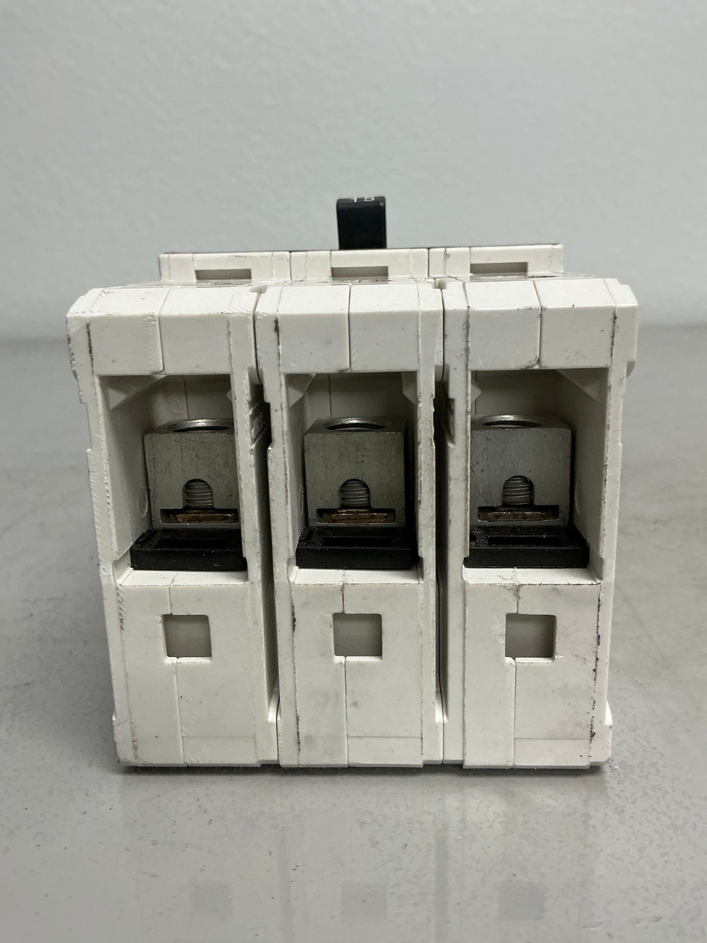 New Siemens NGG3B015 15 Amps