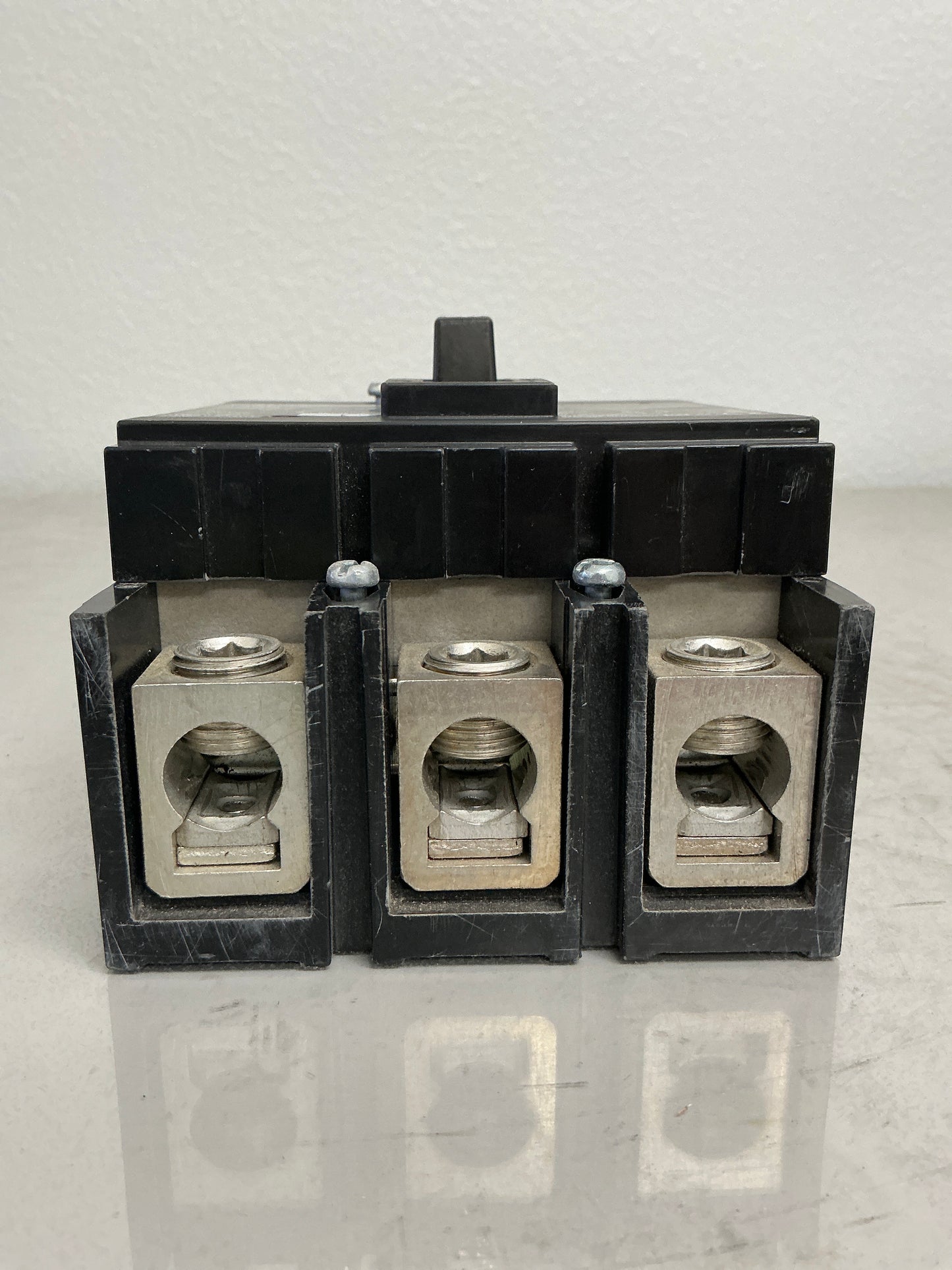 Used Square D QBL32125 3 Poles, 125 Amps, 240 Volts