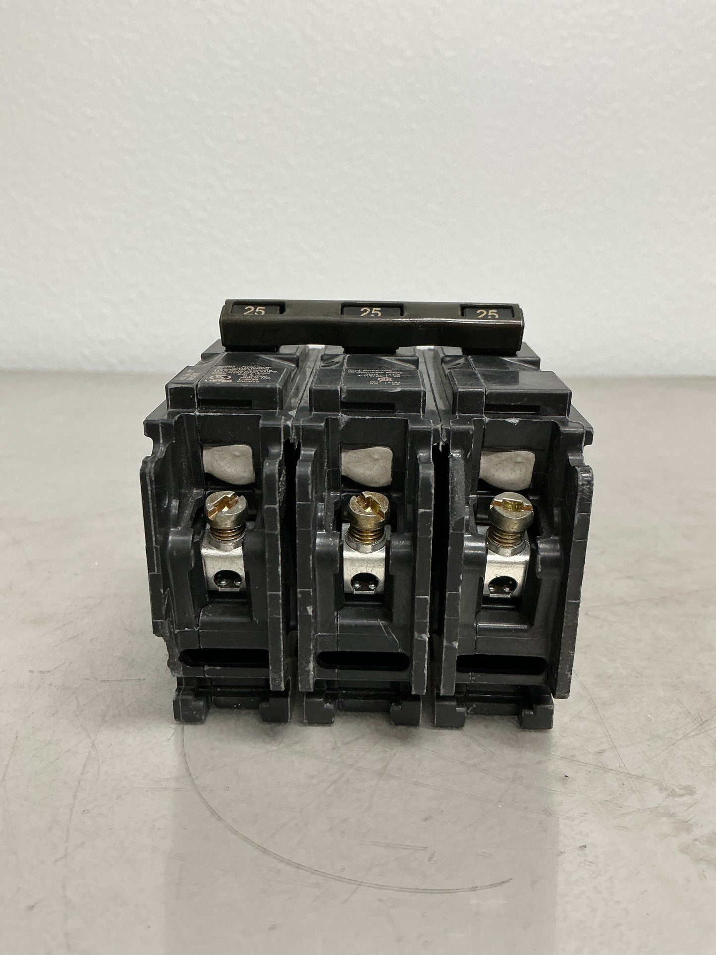 New Siemens B325 3 Pole, 25 Amps, 240 Volts