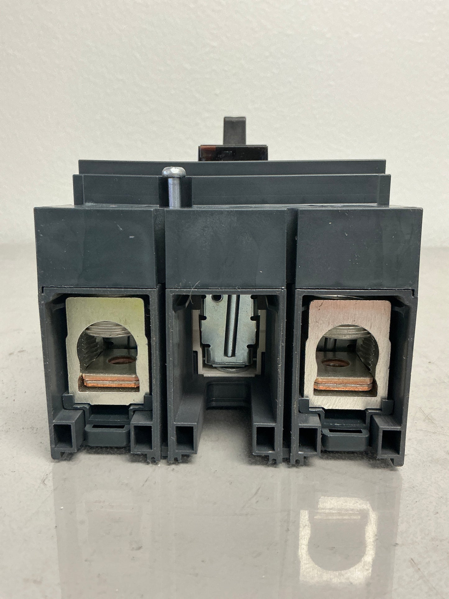 New Square D JDP26225 2 Pole, 225 Amps, 480 Volts