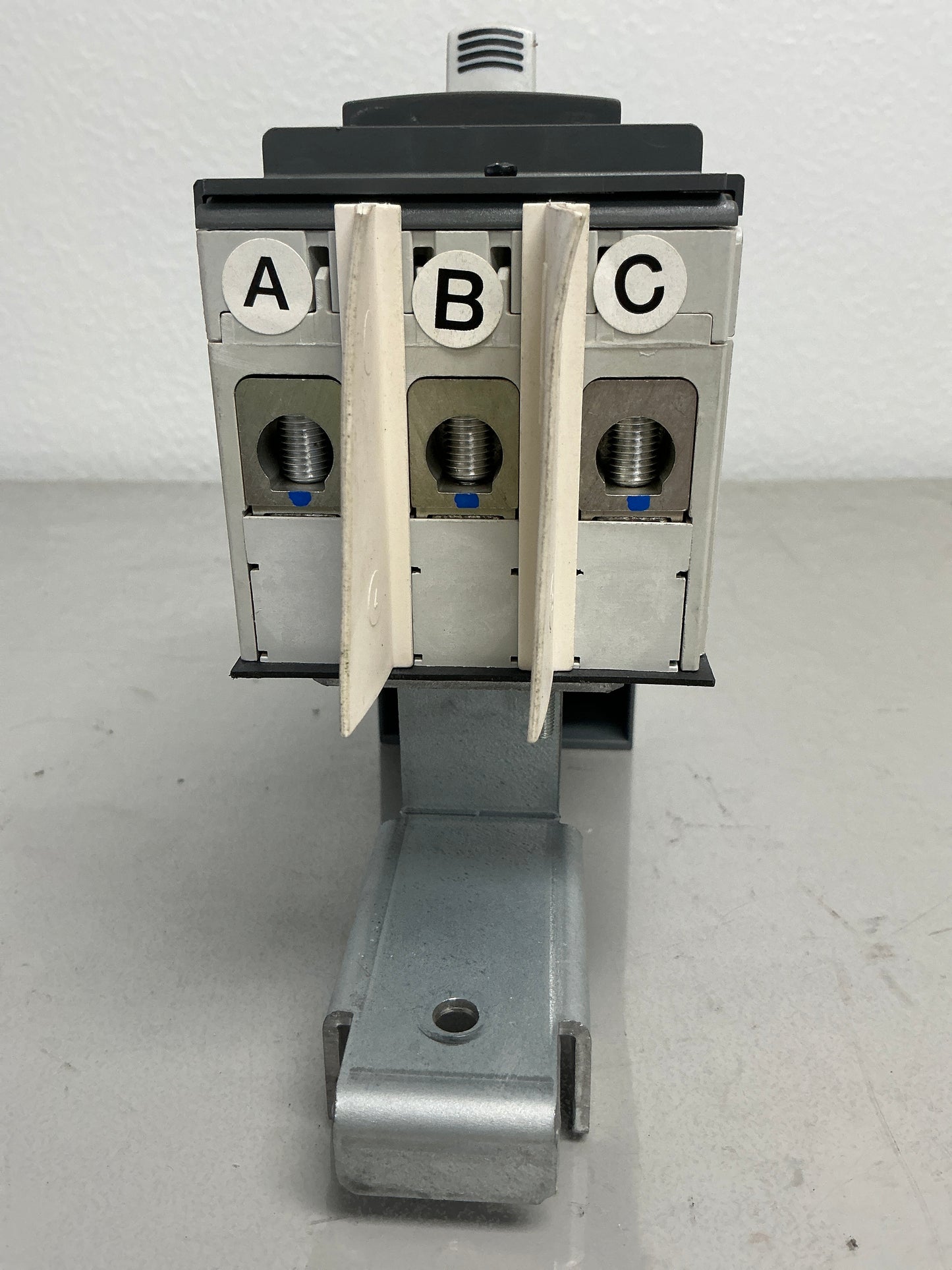 New ABB XT1HU3100AYD000XXX 100 Amps, 3 Poles, Breaker