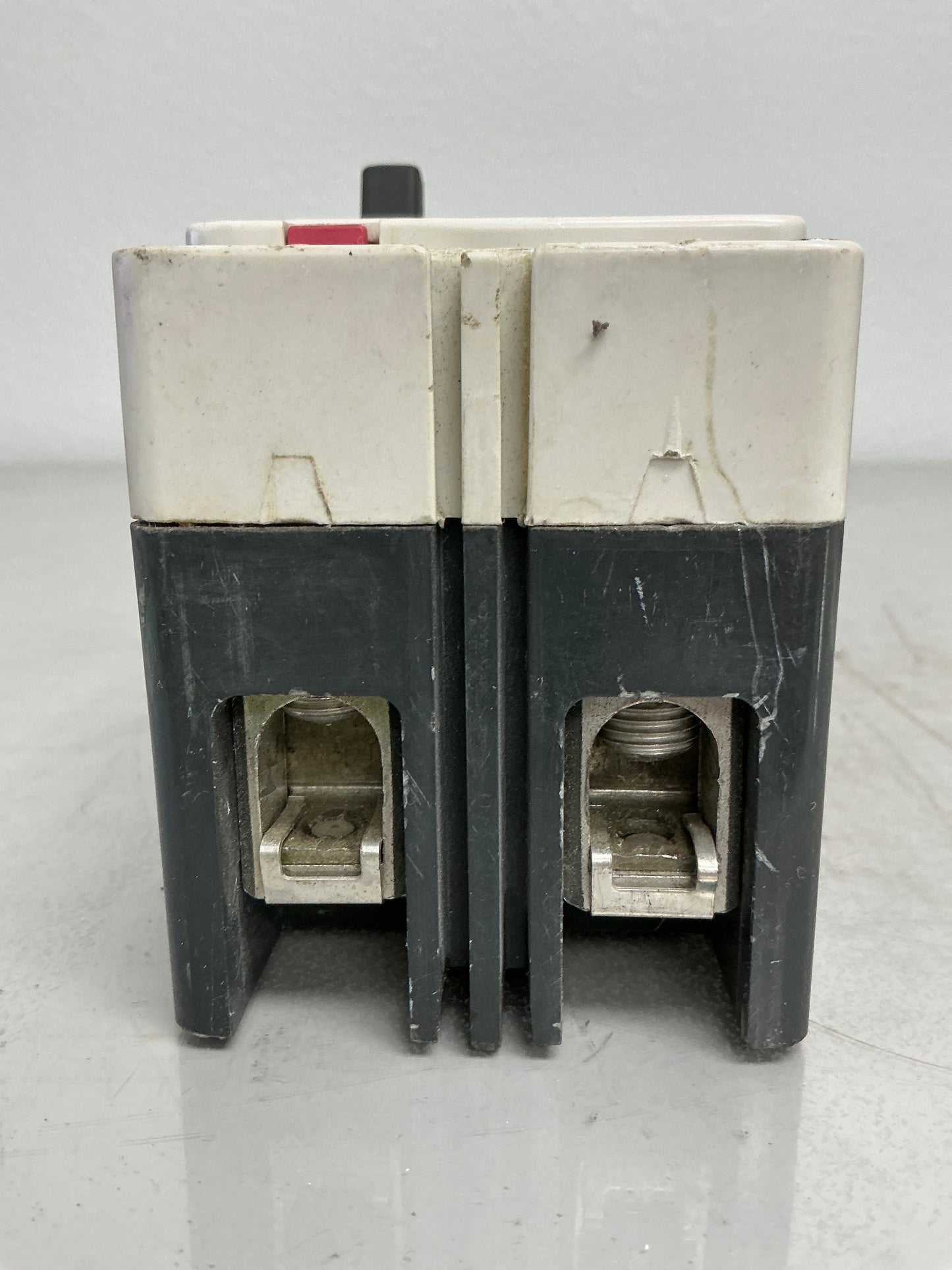 Used Eaton ED2225L 2 Poles, 225 Amps, 240 Volts