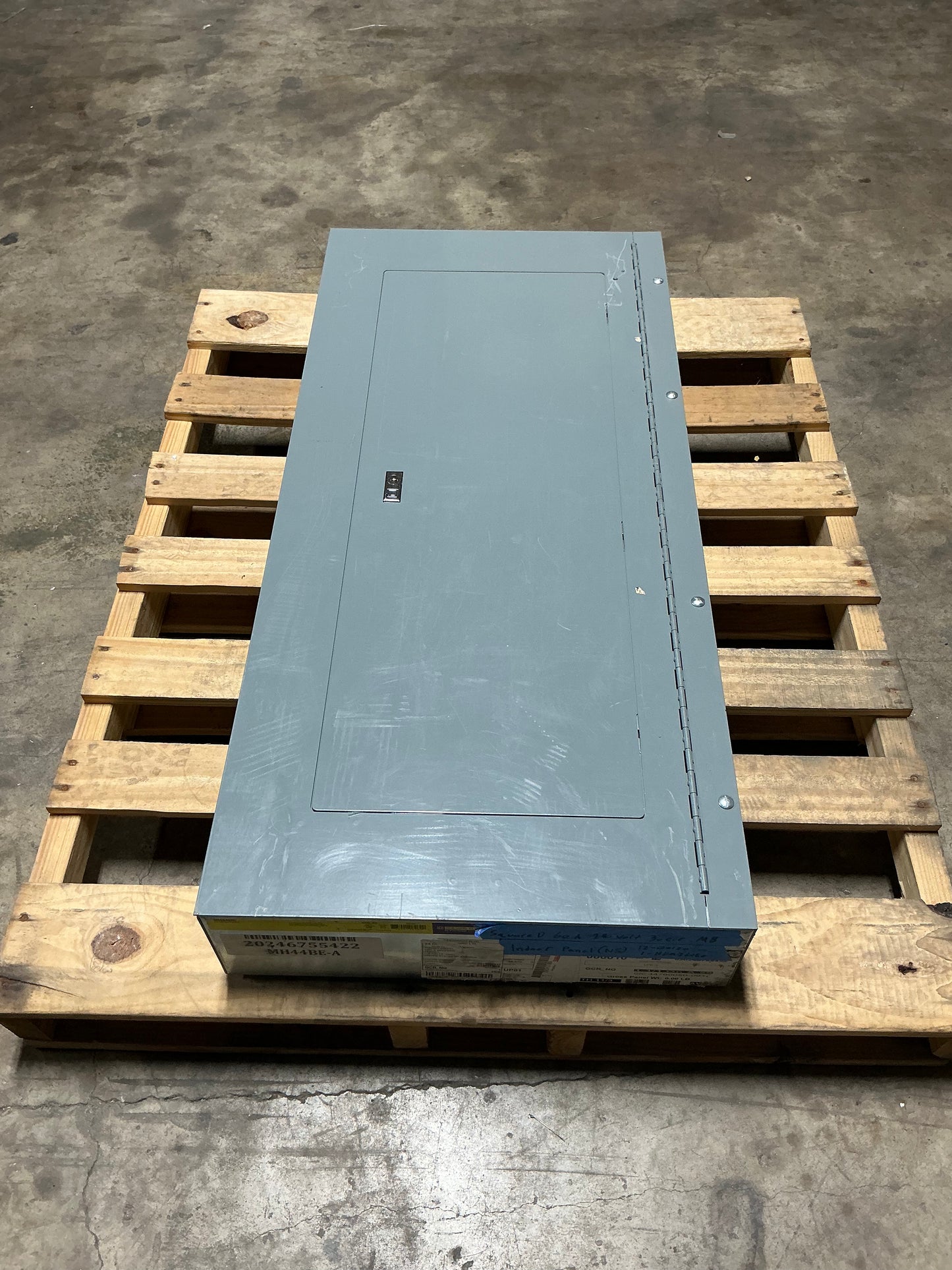 New Surplus Square D 60 Amp, 240 Volt, 30 Circuit, Main Breaker, Indoor Panel