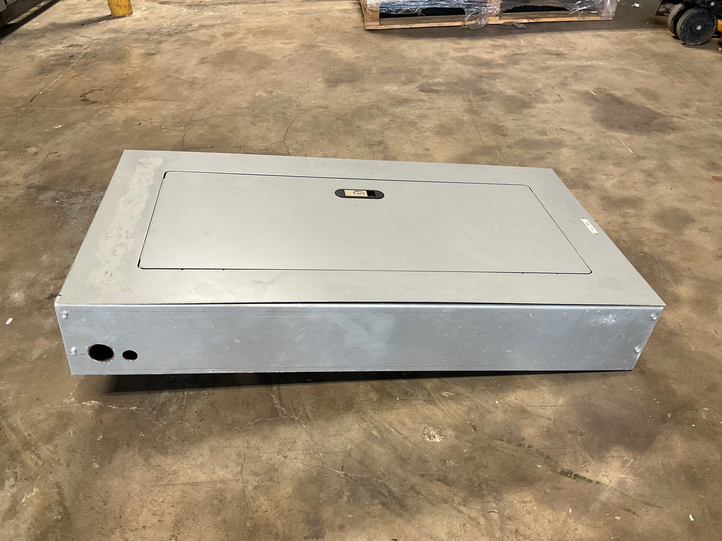 Used Siemens Panelboard 250 Amp Main Lug 30 Circuit 120/240 Volt P1A30MC250CT(item#p1)