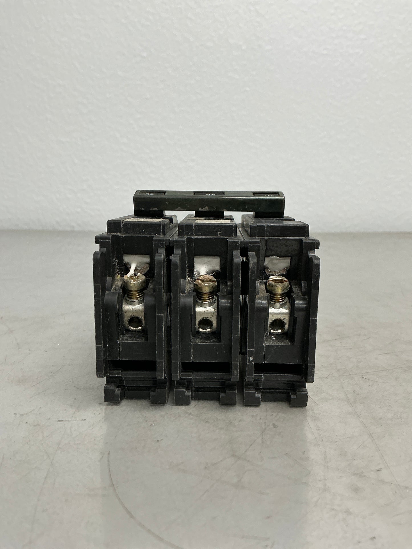 Used Siemens BQ3B025 3 Pole, 25 Amps, 240 Volts