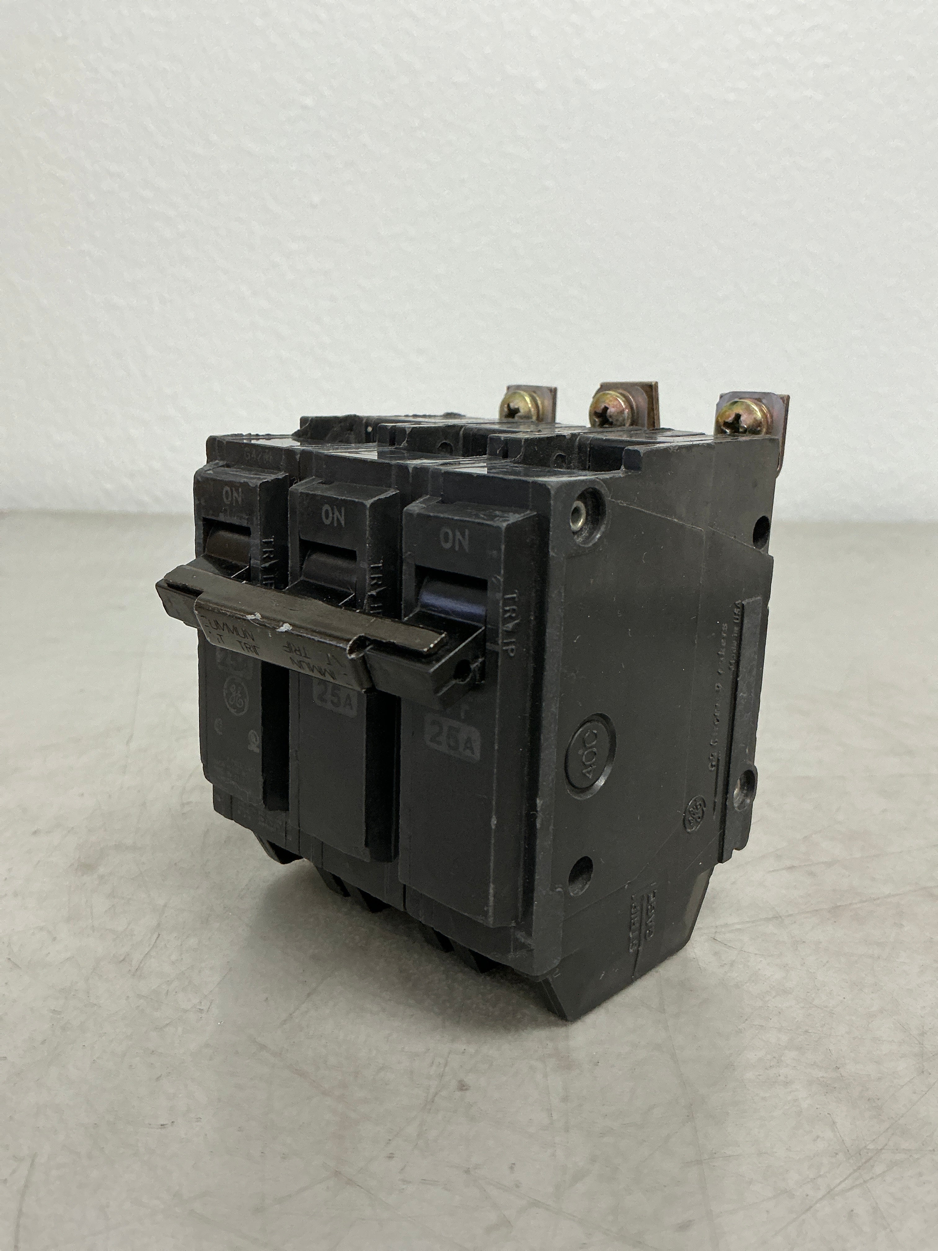 Used THQB32025 3 Pole, 25 Amps, 240 Volts
