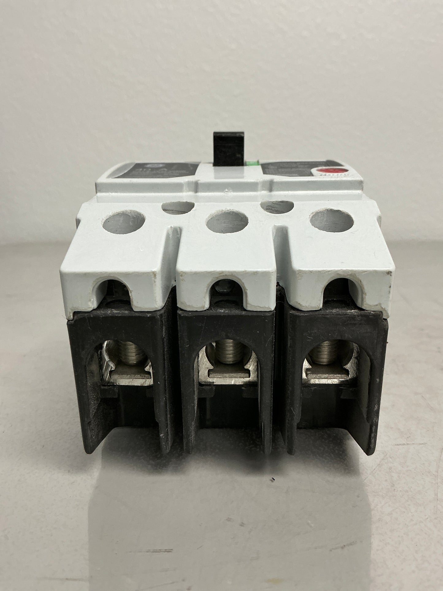 New TEYL3040B 3 Pole, 40 Amps