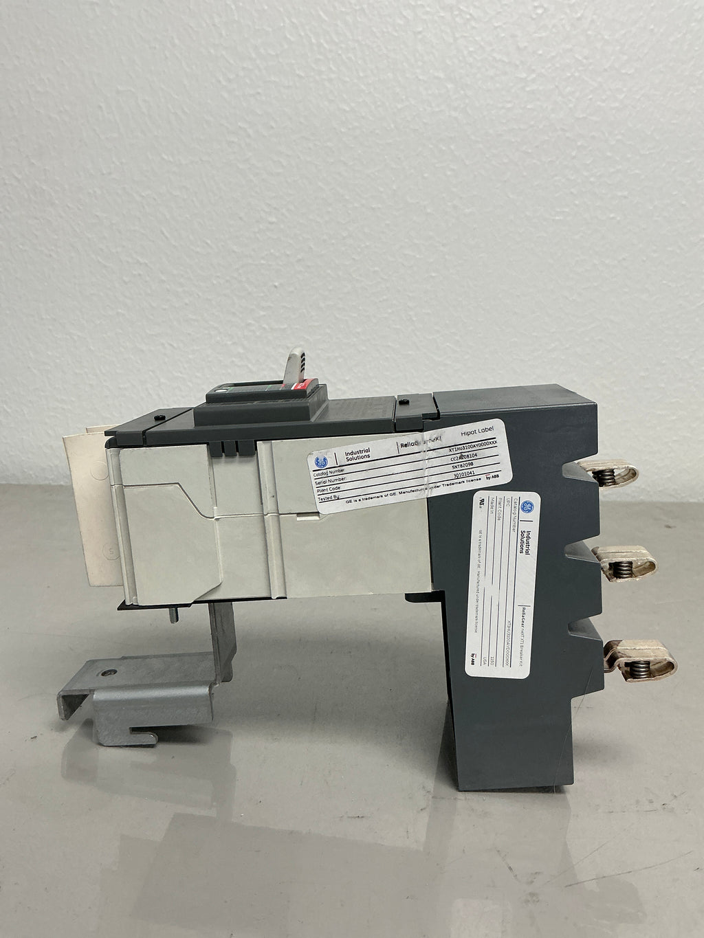 New ABB XT1HU3100AYD000XXX 100 Amps, 3 Poles, Breaker