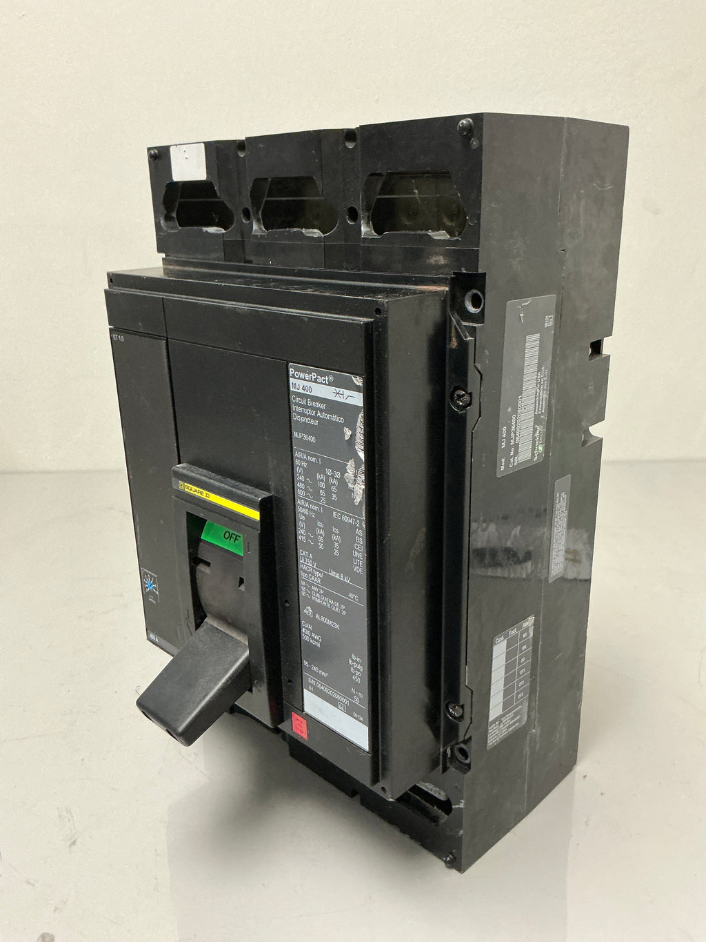 *CHIPPED* Used Square D MJP36400 3 Pole, 400 Amps, 600 Volts Circuit Breaker