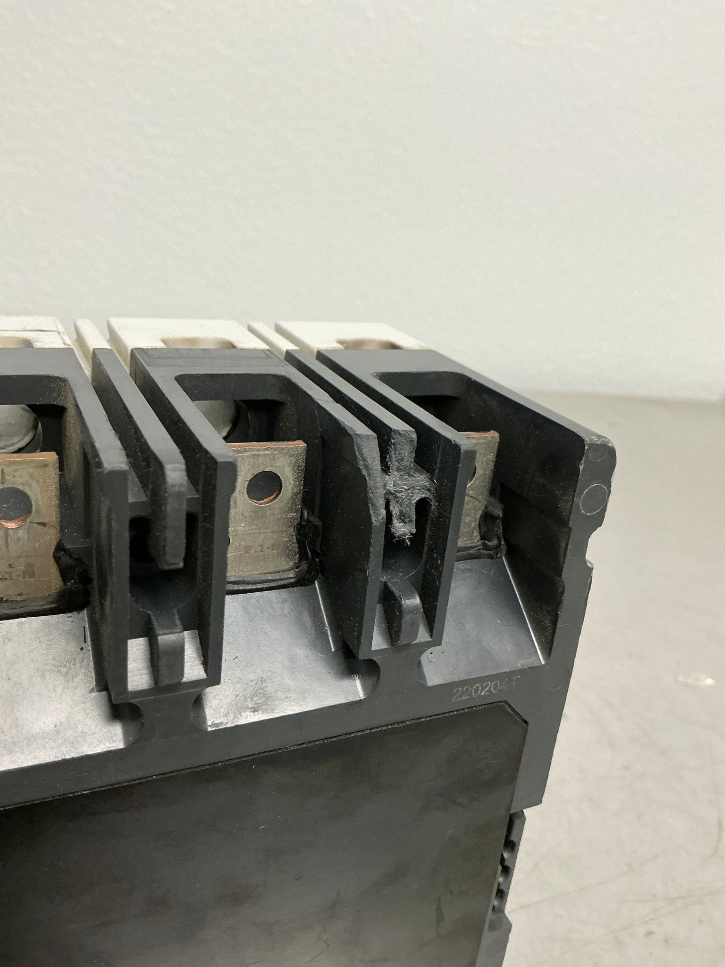 *CHIPPED* Used HFD3080BP10 3 Poles, 80 Amps, 600 Volts