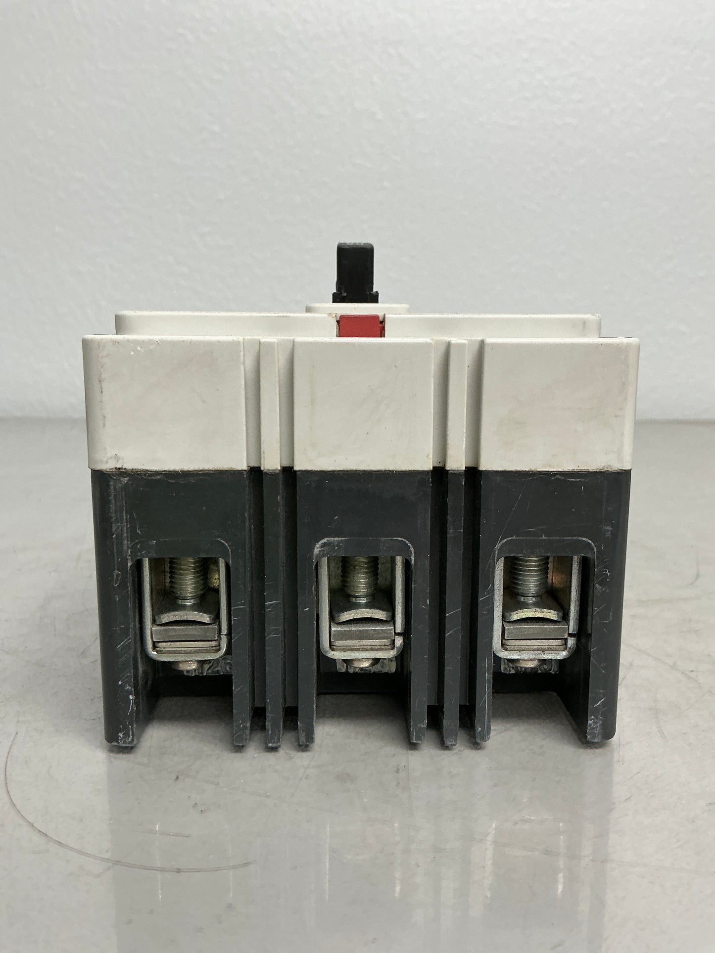 New Eaton HFD3090 3 Pole, 90 Amps, 600 Volts