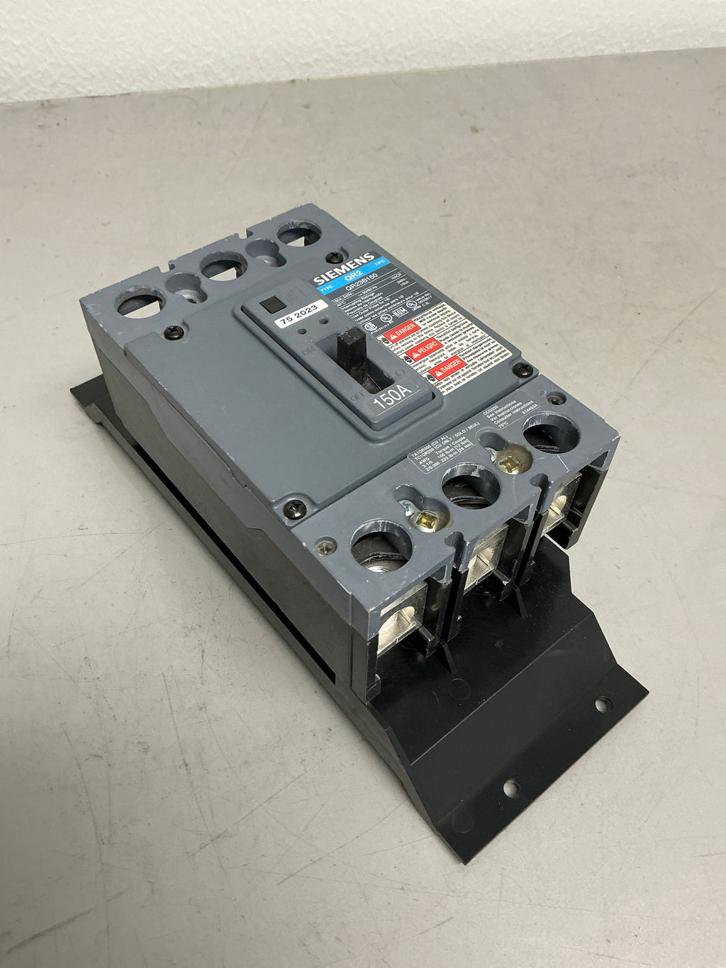 Used QR23B150 150 Amp 240 Volt 3 Pole Breaker With Main Breaker Kit