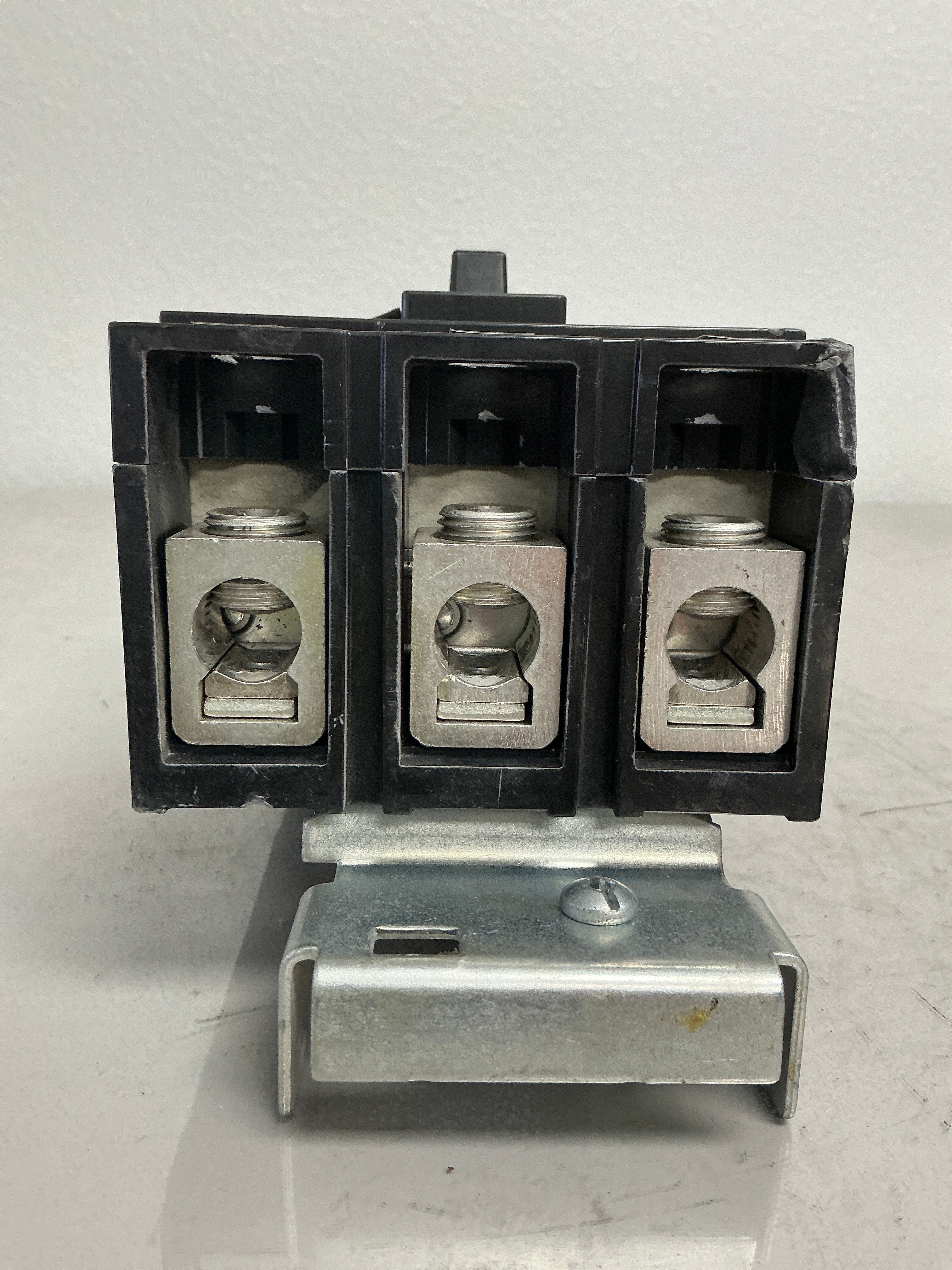 *CHIPPED* Used Square D QBA32150 3 Pole, 150 Amps, 240 Volts