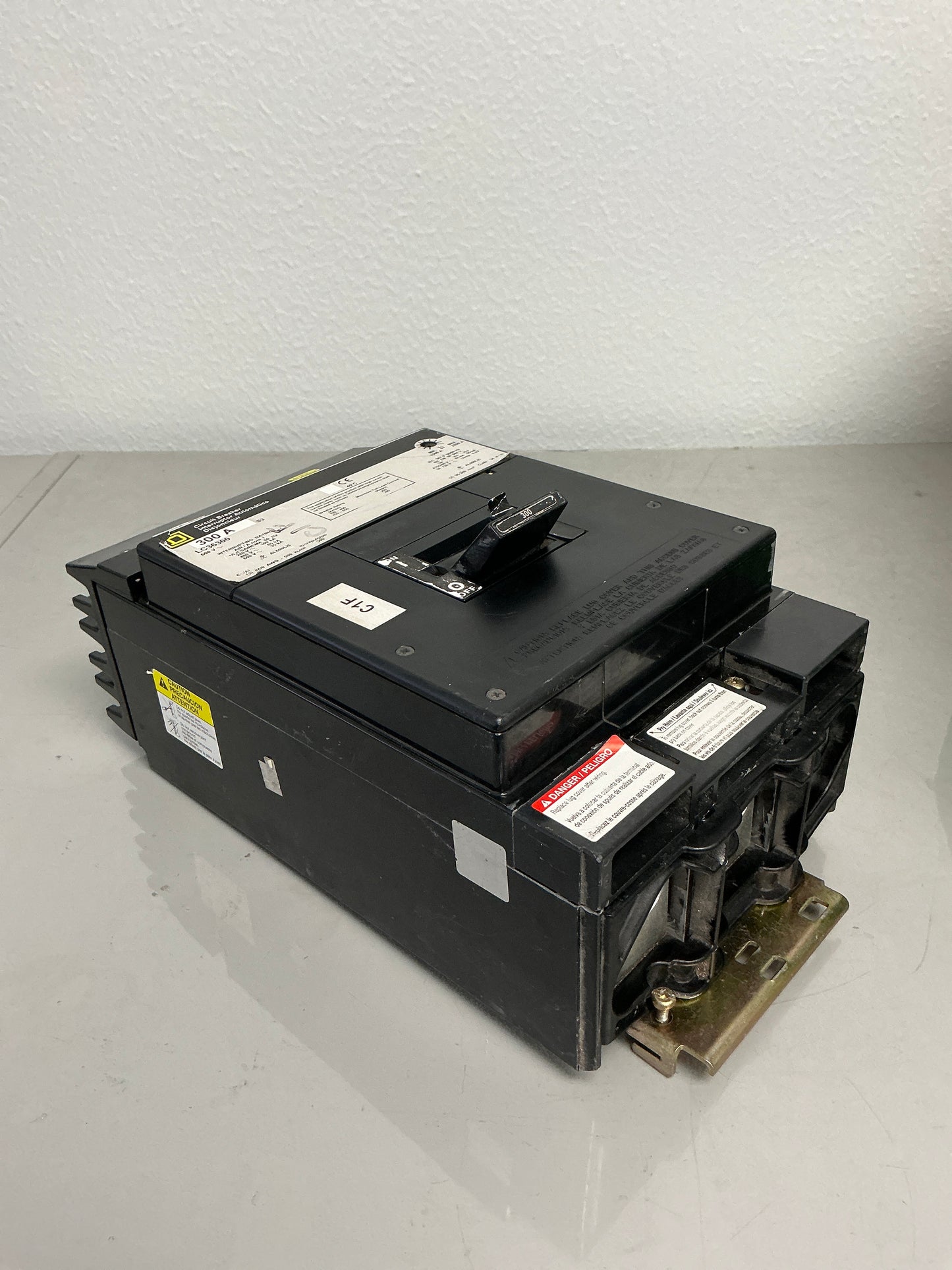 Used Square D LC36300 300 Amps, 600 Volts, 3 Poles, Breaker
