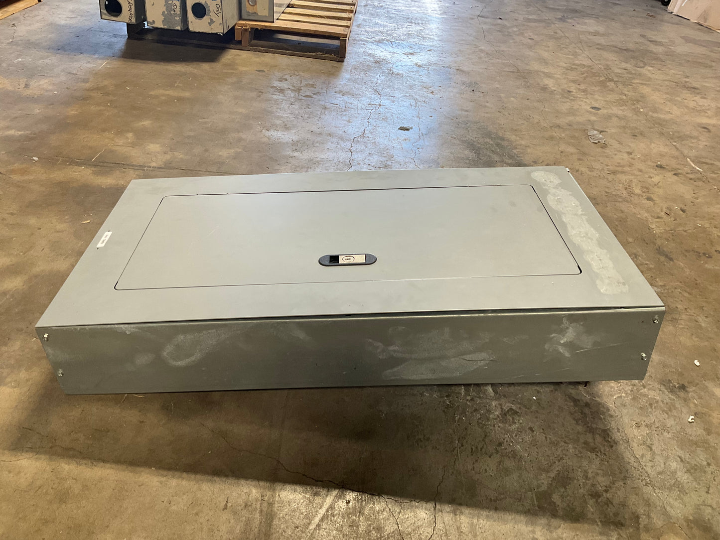 Used Siemens Panelboard 250 Amp Main Lug 30 Circuit 120/240 Volt P1A30MC250CT(item#p1)