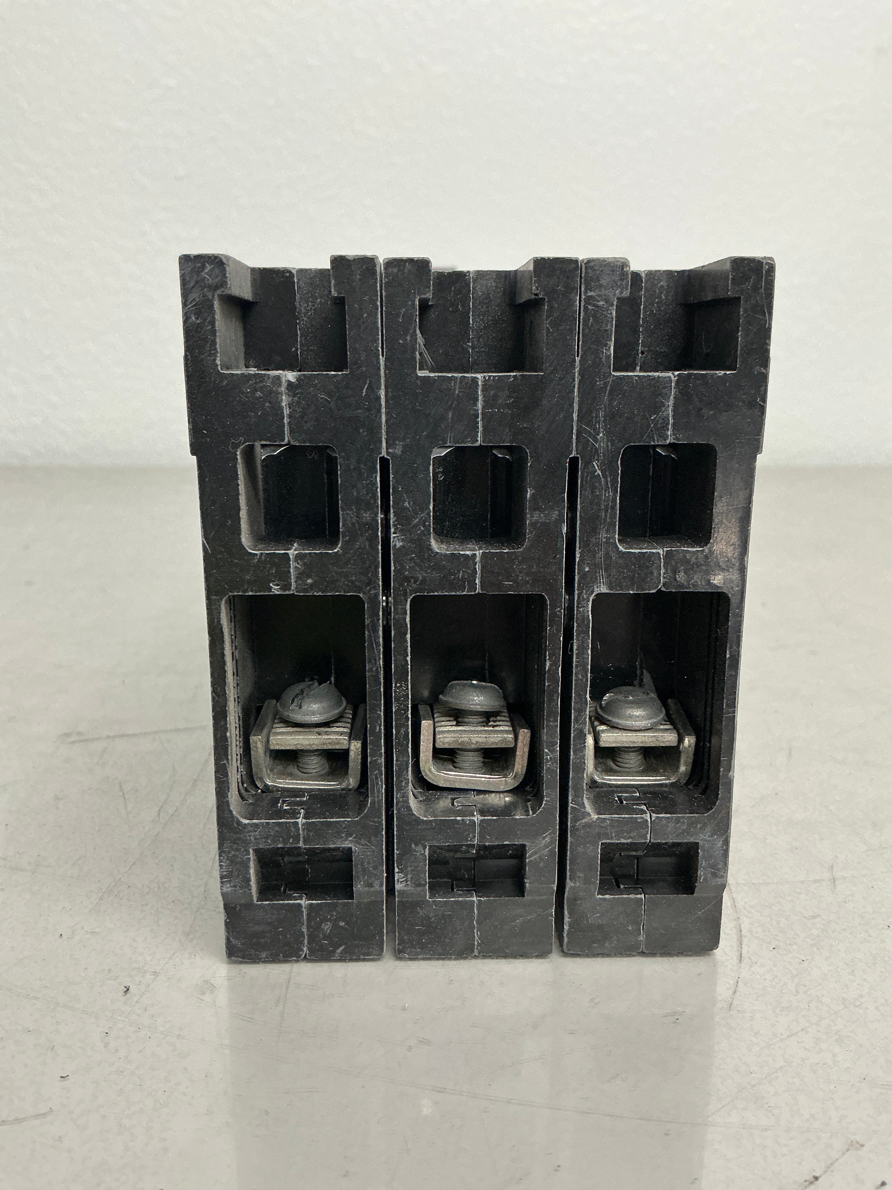 Used Siemens CED63B015 3 Pole, 15 Amps, 600 Volts