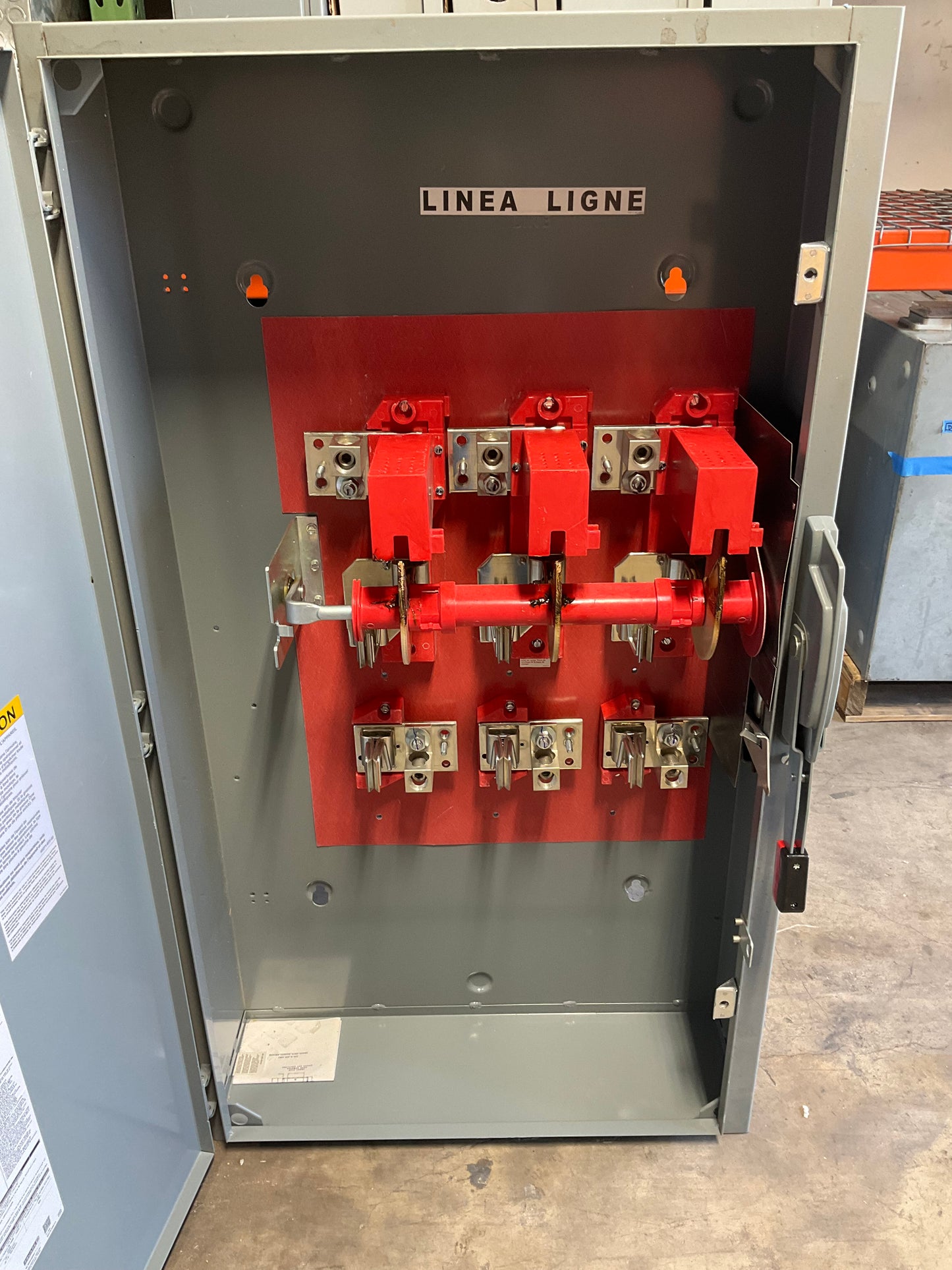 New Square D H325 Disconnect 400 Amp 240 Volt Fusible Indoor