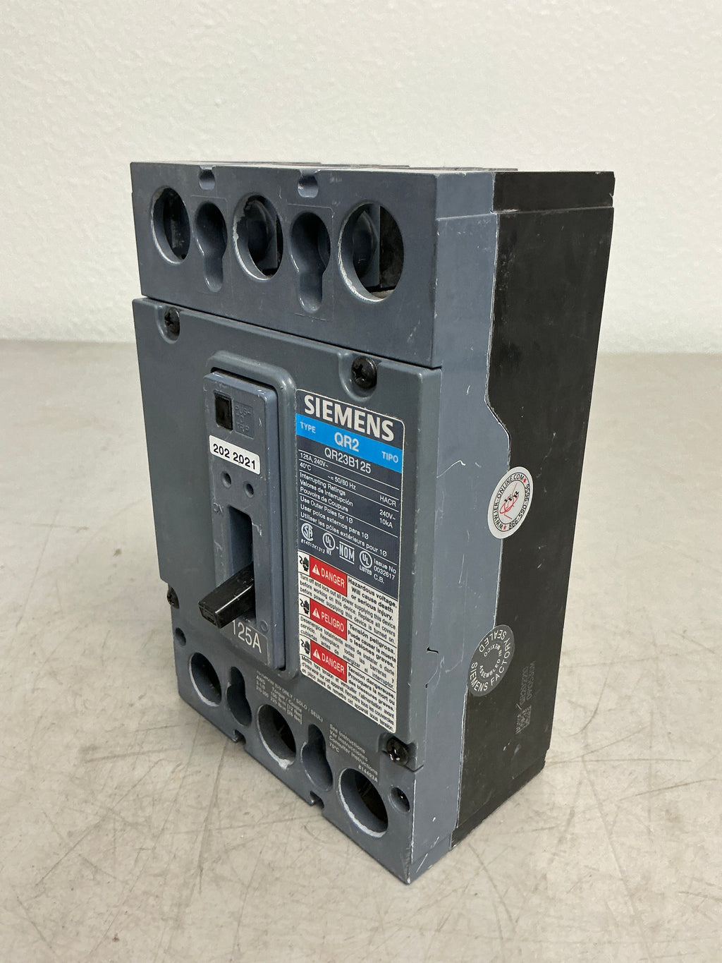 New Siemens QR23B125 3 Pole, 125 Amps, 240 Volts Circuit Breaker