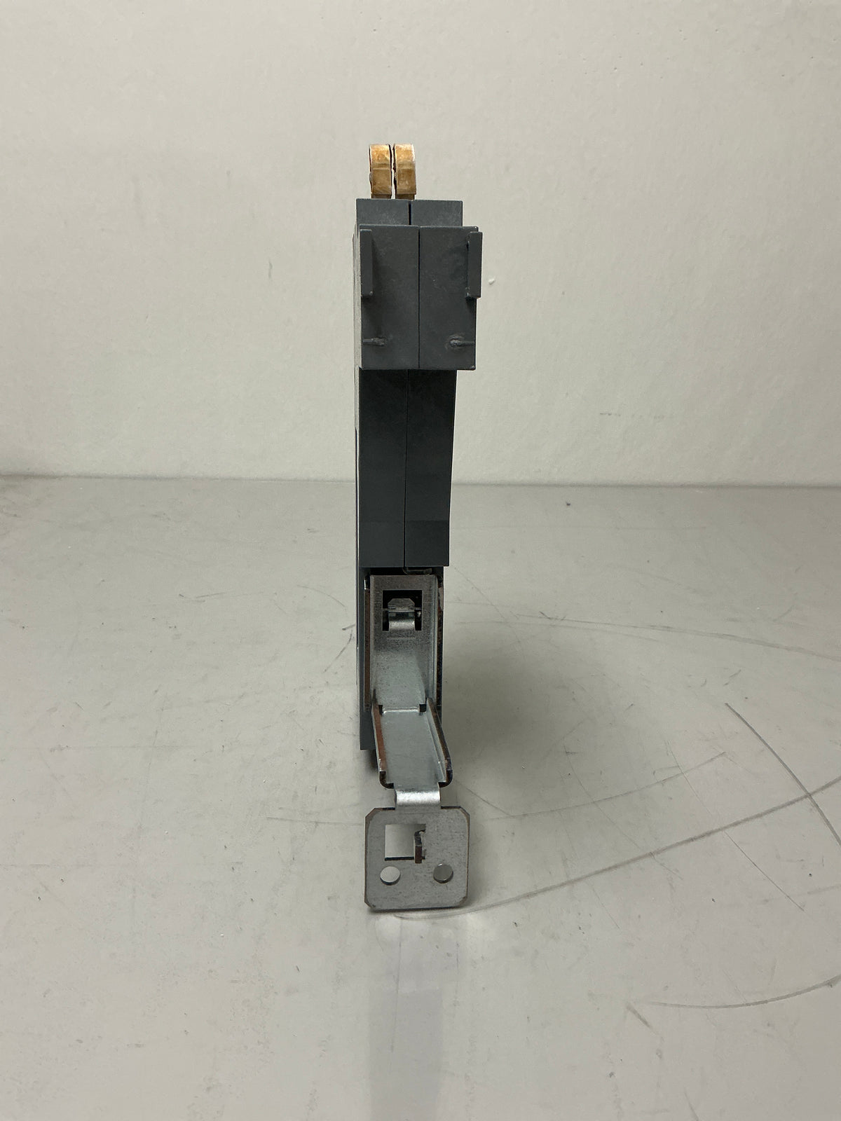 Used ABB TEYD1020B 1 Pole, 20 Amps, 240 Volts Circuit Breaker