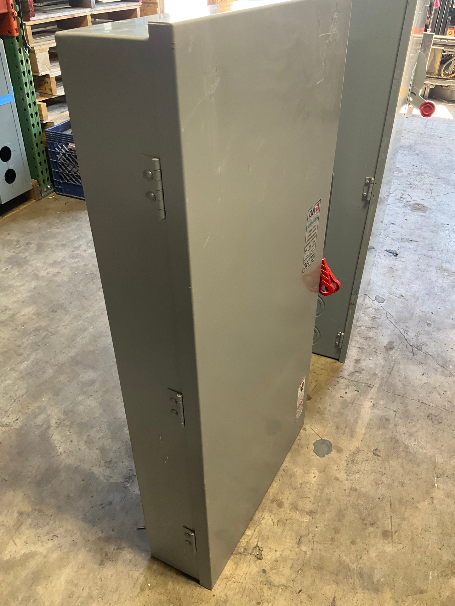 Used Siemens HF325NRA Disconnect 400 Amp 240 Volt Outdoor 3R Fusible
