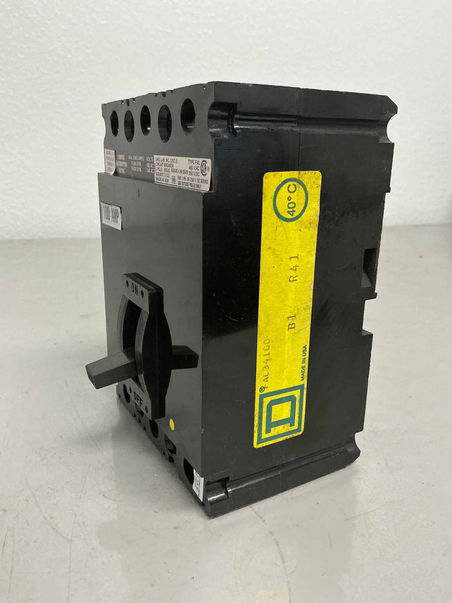 *CHIPPED*Used Square D FAL34100 3 Pole, 100 Amps, 480 Volts