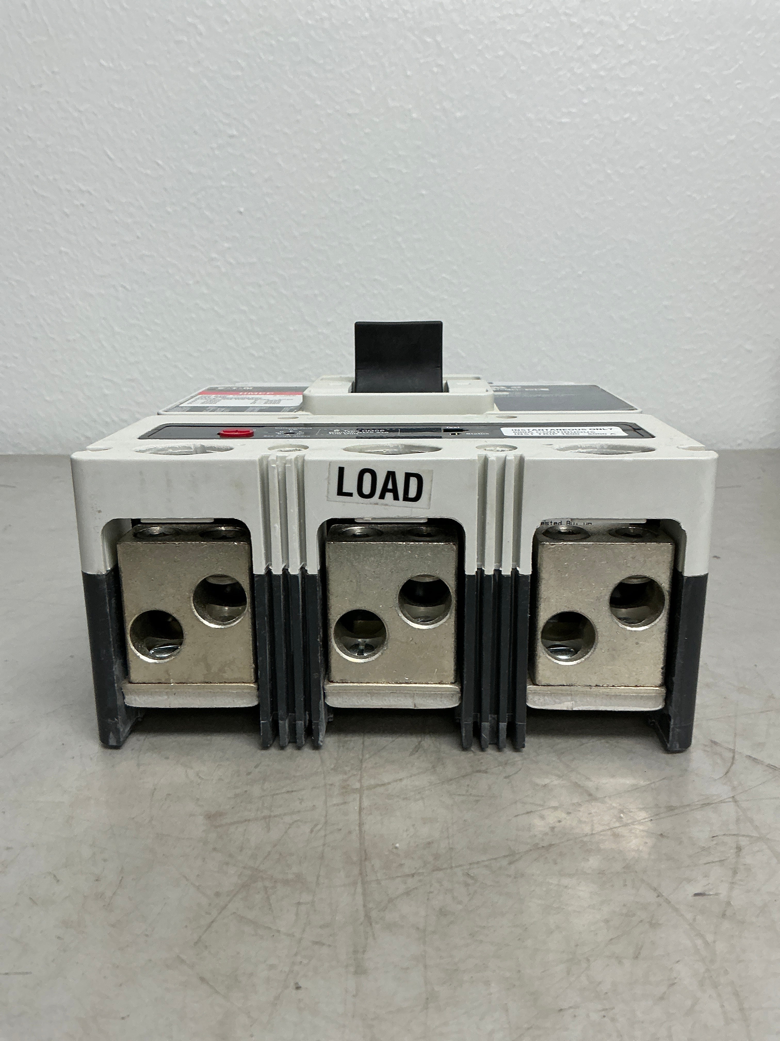 *CHIPPED* New Eaton HMCP600L6W 3 Pole, 600 Amps, 600 Volts Circuit Breaker