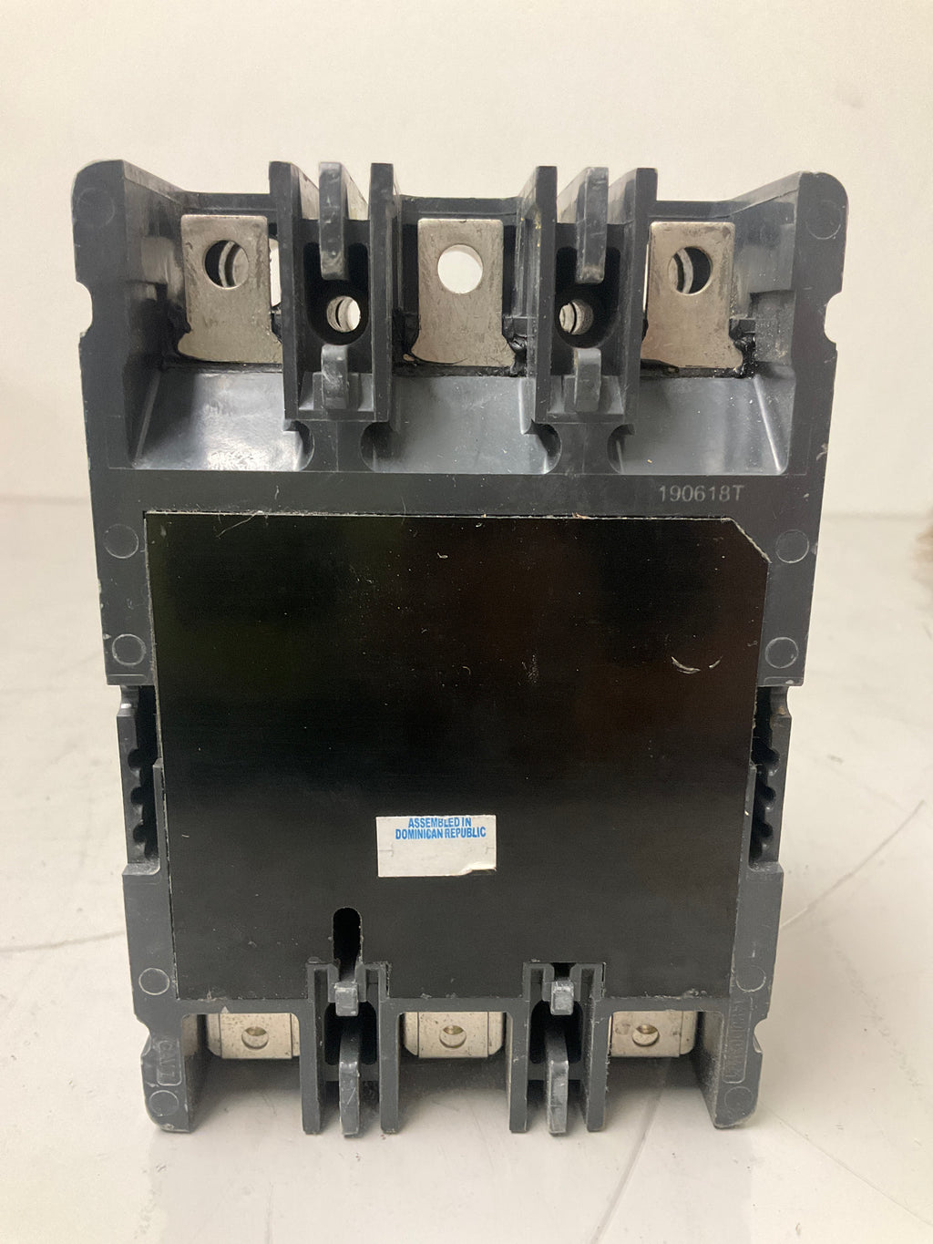 New Eaton EDB3175BP10 3 Pole, 175 Amps, circuit Breaker
