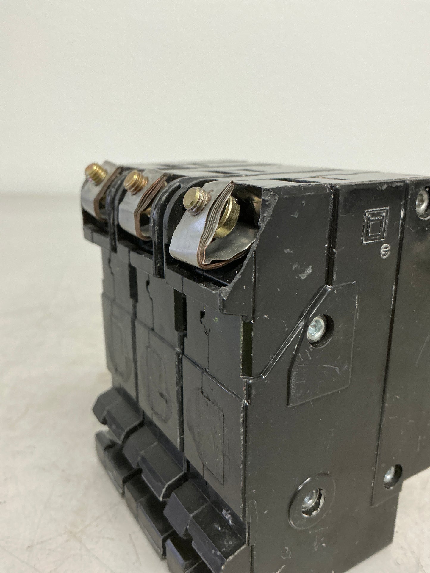 *CHIPPED* Used Square D EHB34030 3 Pole, 30 Amps,480 Volts