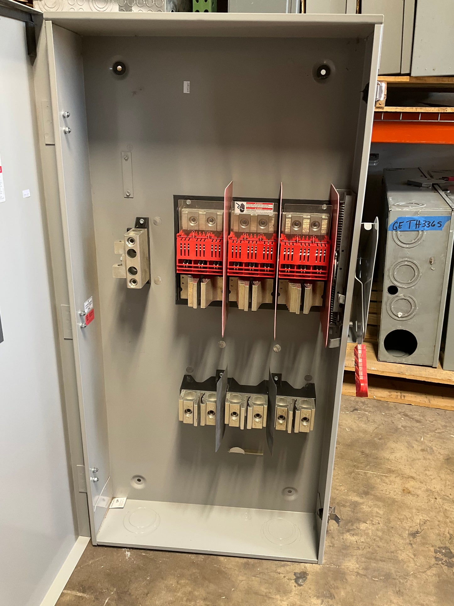 New Siemens HF366NRA Disconnect 600 Amp 600 Volt Fusible Outdoor 3R