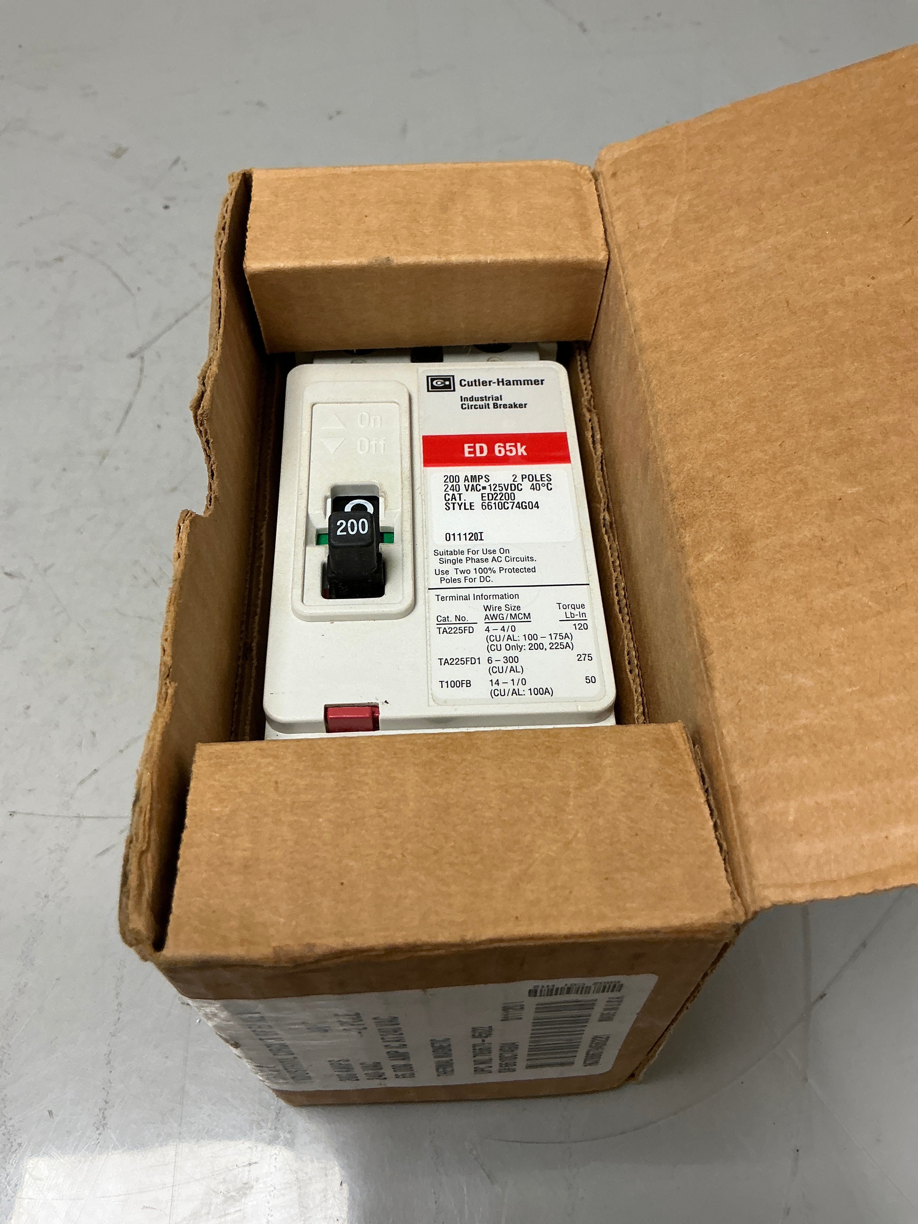 New ED2200 2 Pole, 200 Amps, 240 Volts Circuit Breaker