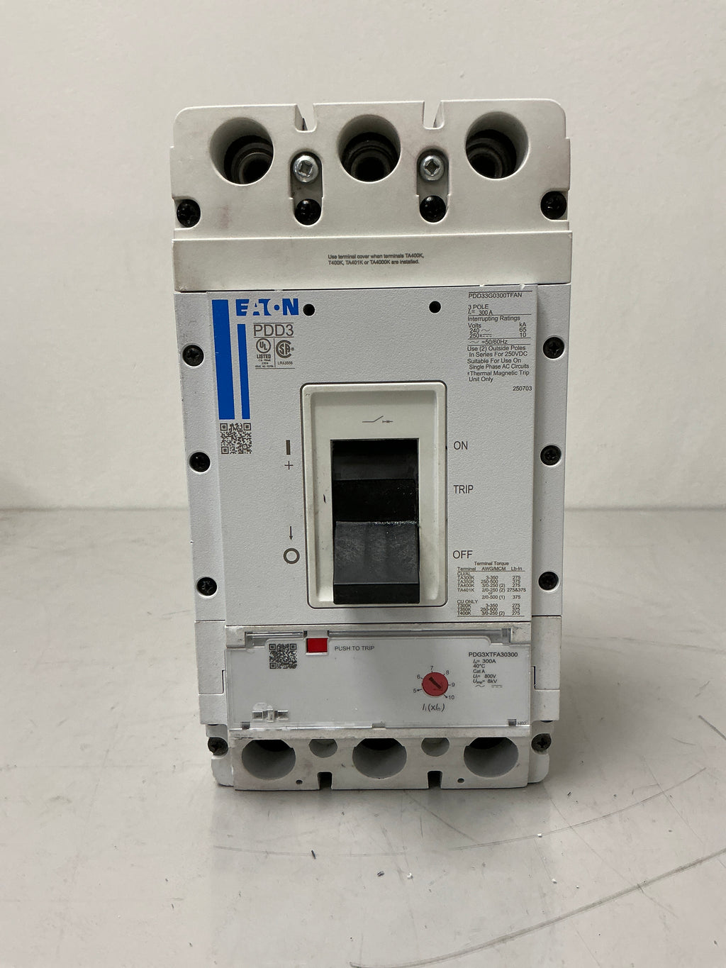 New Eaton PDD33G0300TFAN, 3 Poles, 300Amps, 240 Volts Circuit Breaker