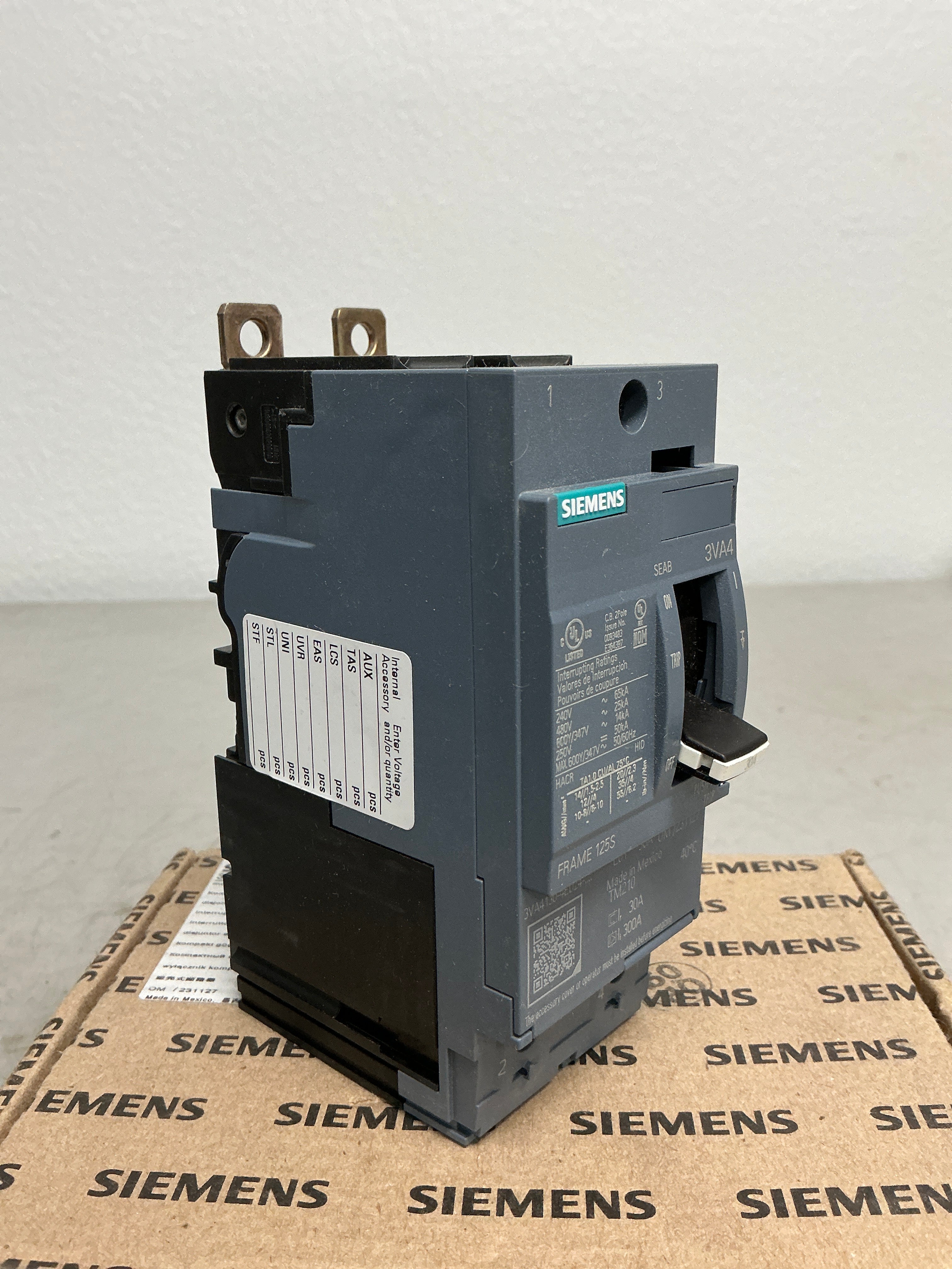 New Siemens 3VA4130-4ED24-0AA0 2 Pole, 30 Amps Circuit Breaker