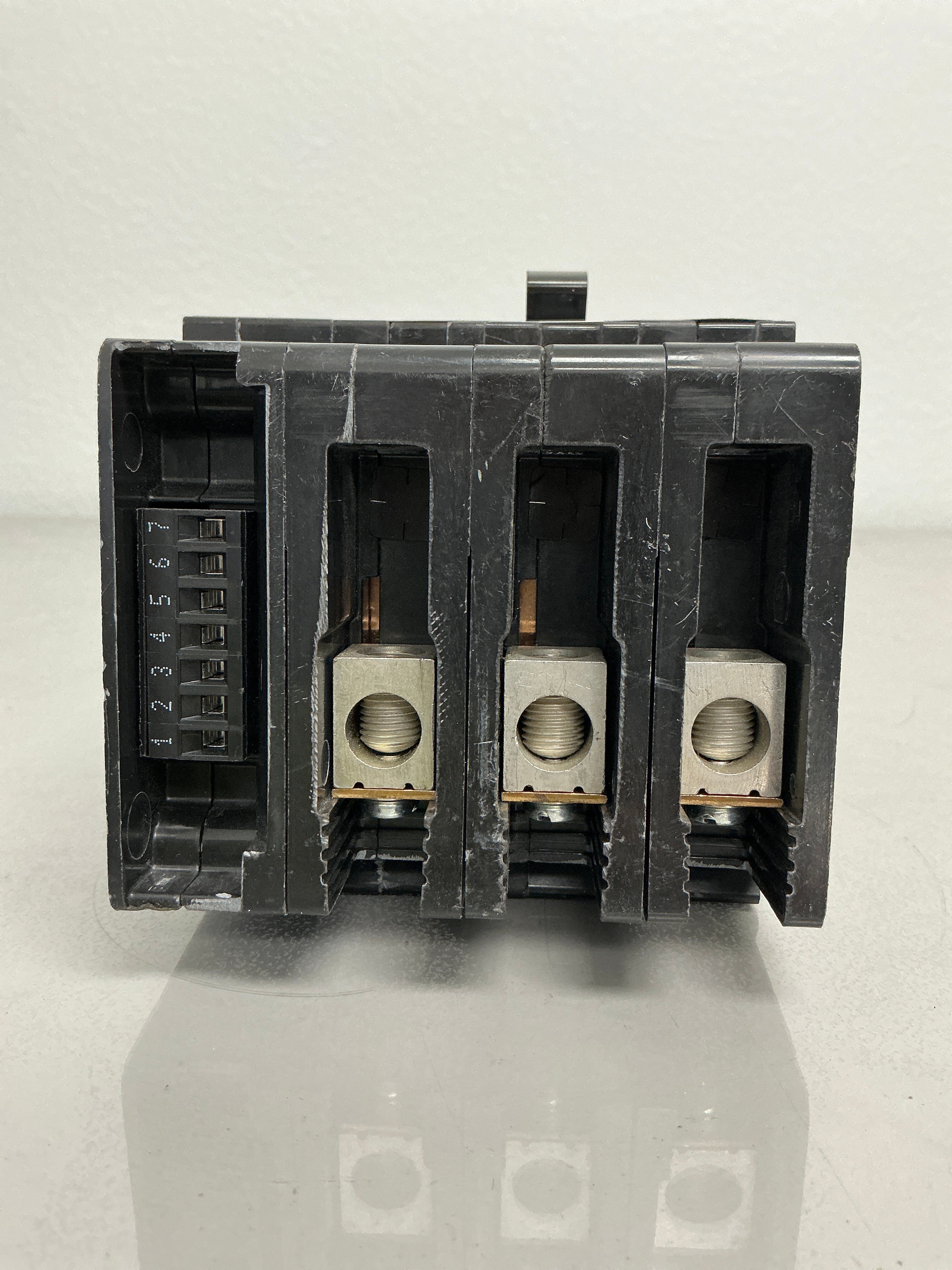 Used EGB34035SA 35 Amps, 480 Volts, 3 Poles