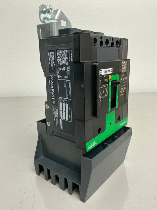 *CHIPPED* Used BGA36025 3 Pole, 600 Volts, 25 Amps