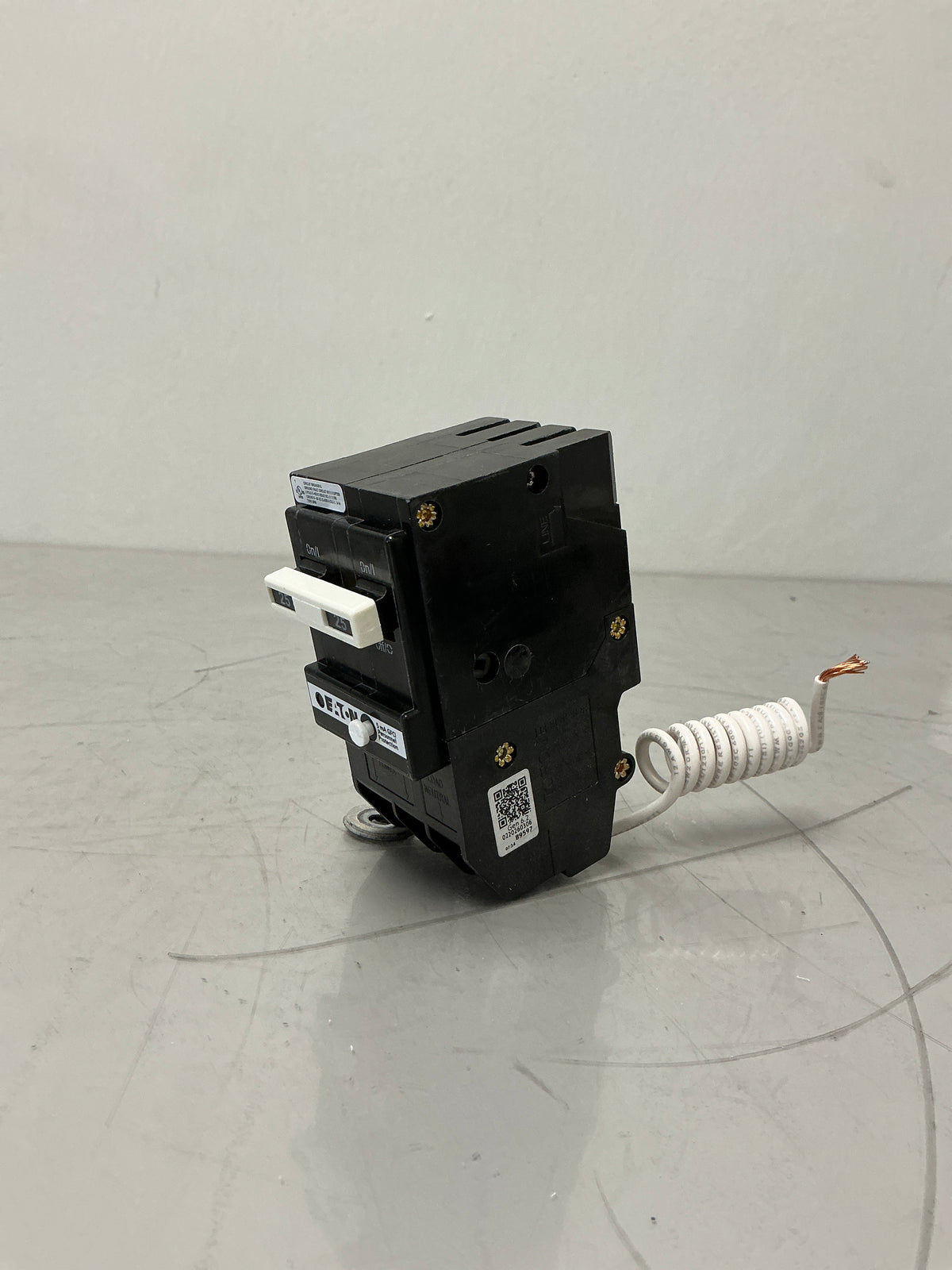New Eaton BRN225GF 2 Pole 25 Amps, 120/240 Volts Circuit Breaker