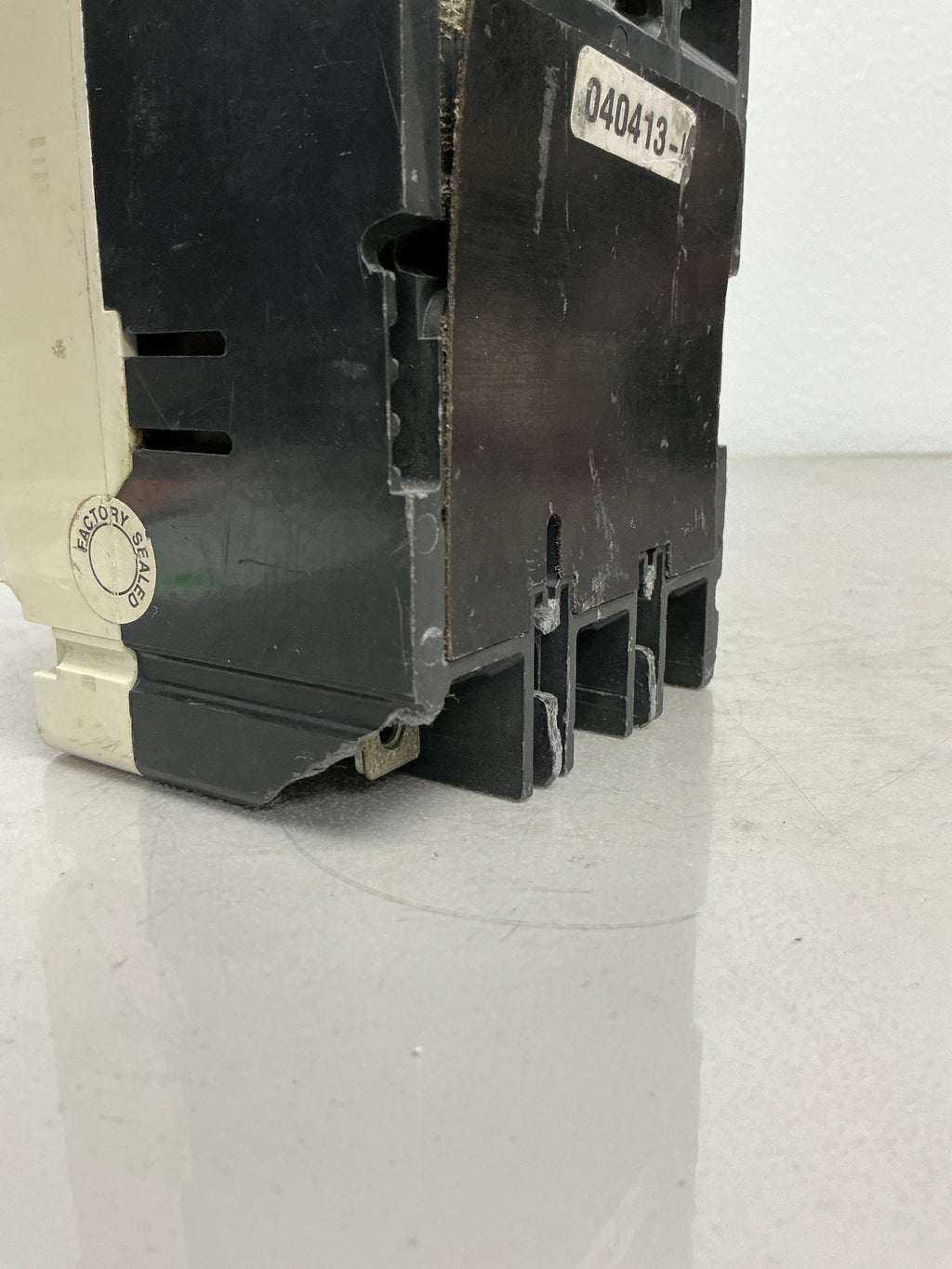 *CHIPPED* Used FD3035L 3 Pole, 35 Amps, 600 Volts