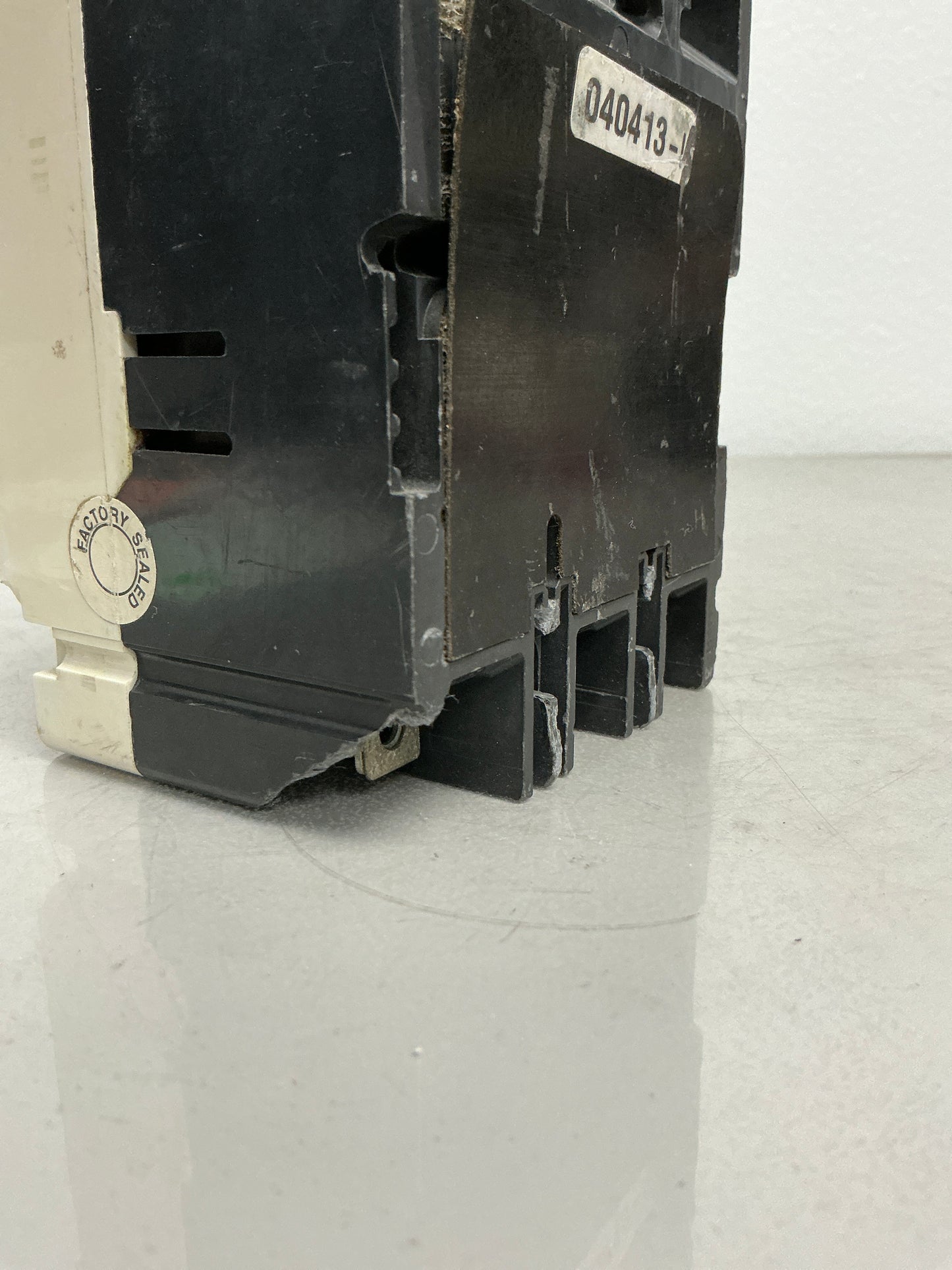 *CHIPPED* Used FD3035L 3 Pole, 35 Amps, 600 Volts