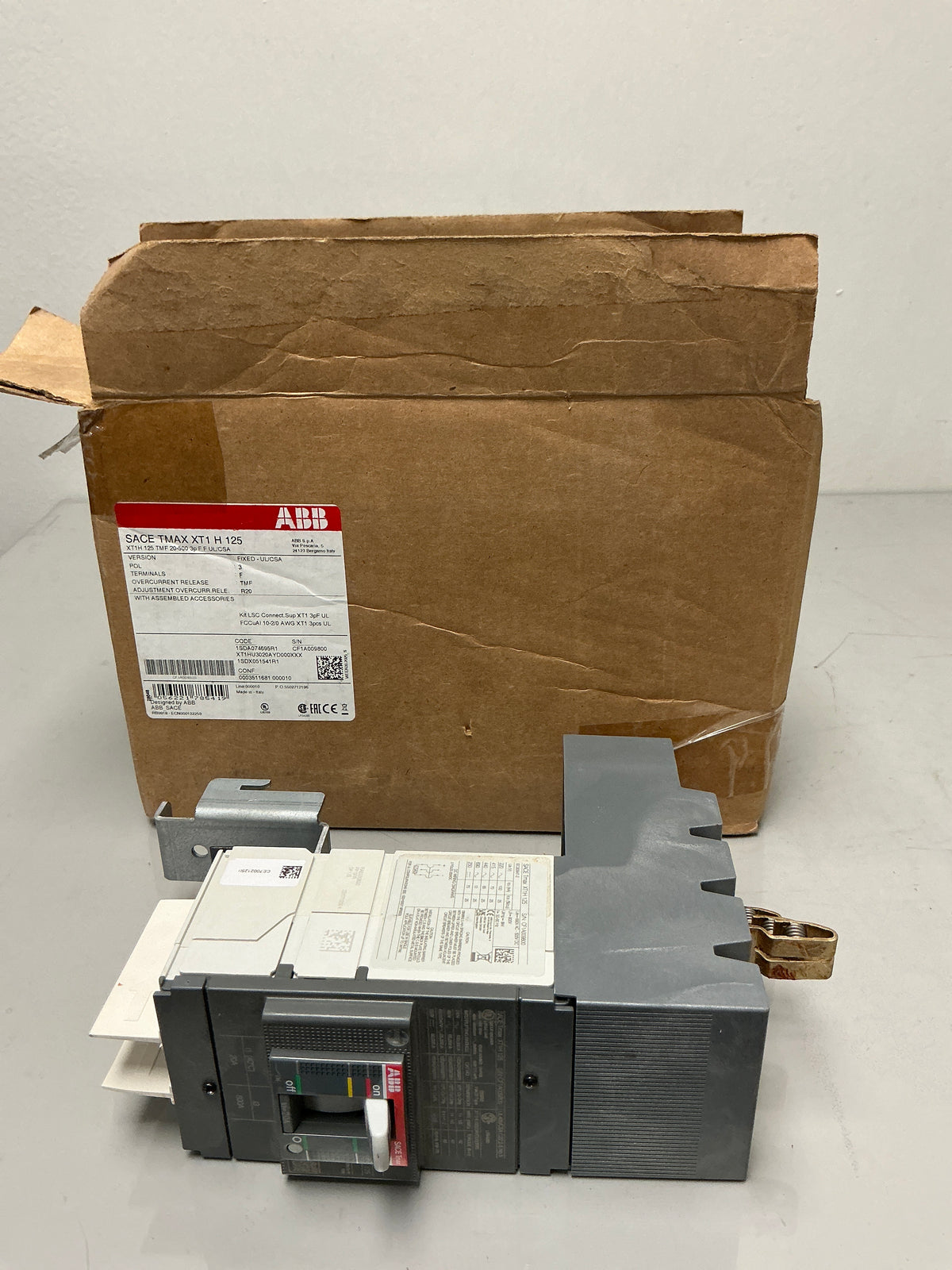 New ABB XT1HU3020AYD000XXX 3 Pole, 20Amps, 480 Volts, Circuit Breaker