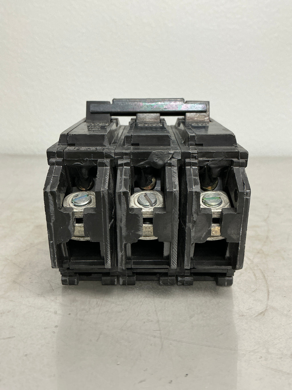 Used THQB32040 3 Pole, 40 Amps, 240 Volts