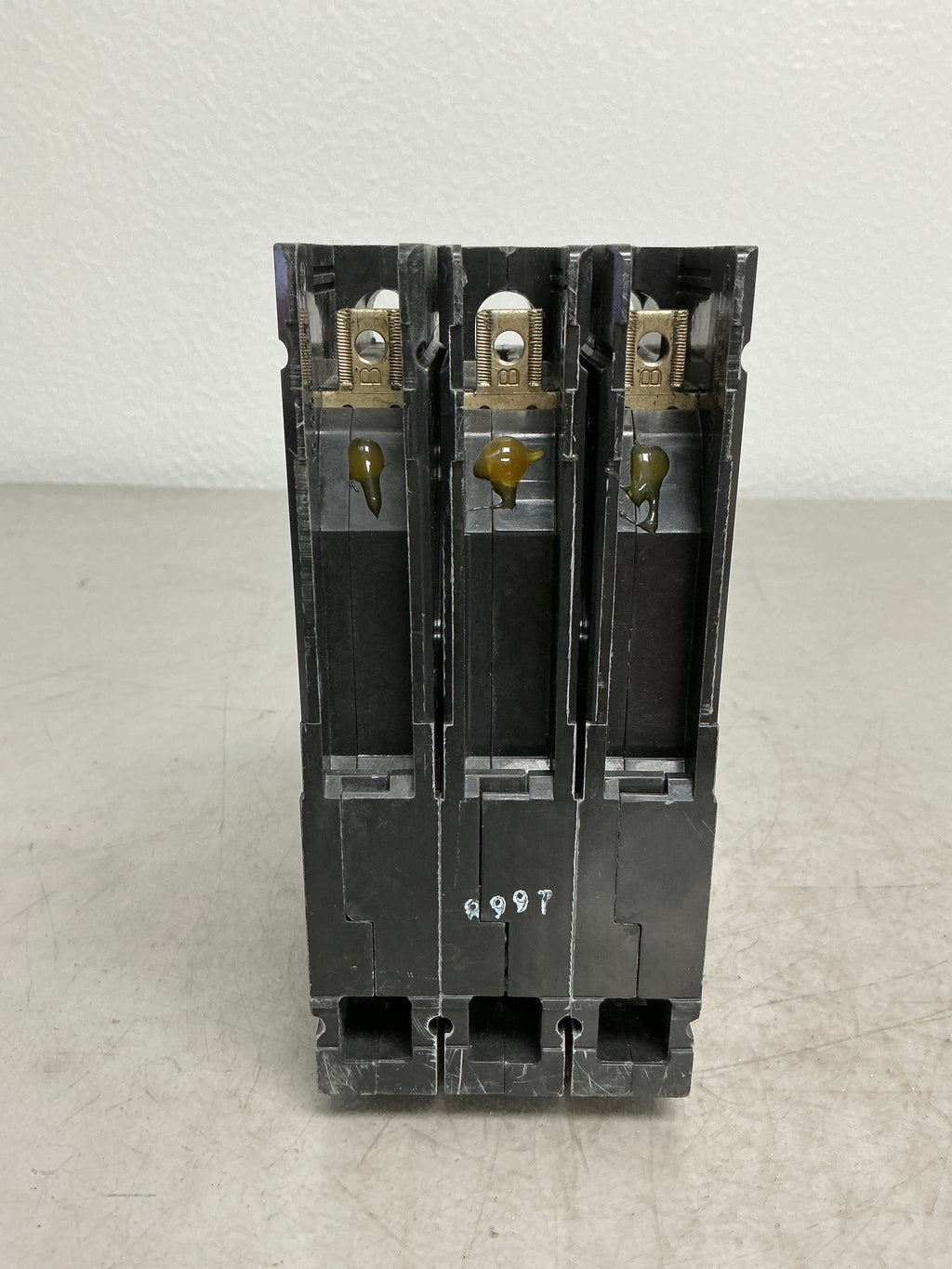Used Siemens HHED63B025 3 Pole, 25 Amps, 480 Volts Circuit Breaker