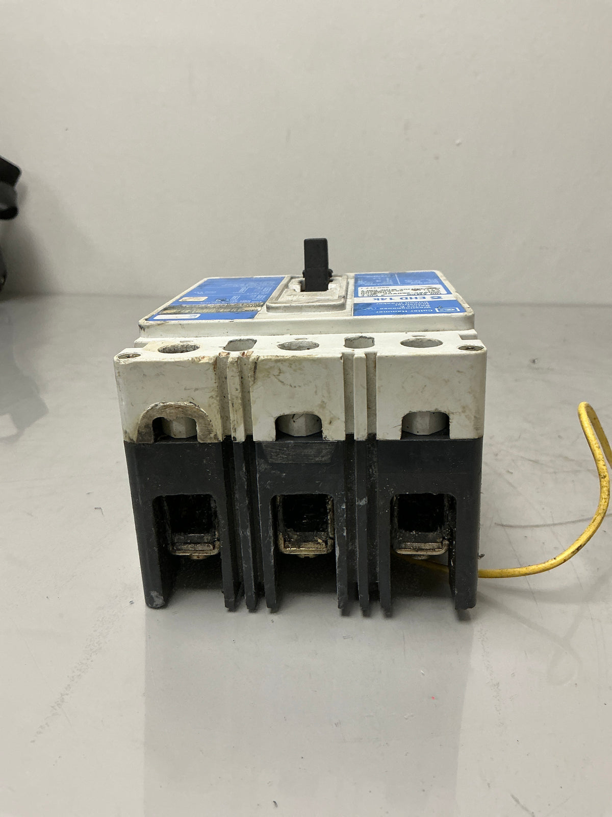 Used Cutler-Hammer EHD3100 whit Shunt trip, 3 Pole, 100 Amps, 480 Volts Circuit Breaker