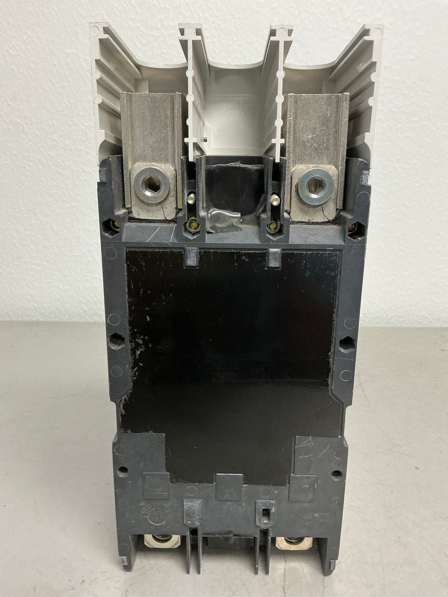 Used Eaton LGE3630NN 3 Pole, 630 Amps