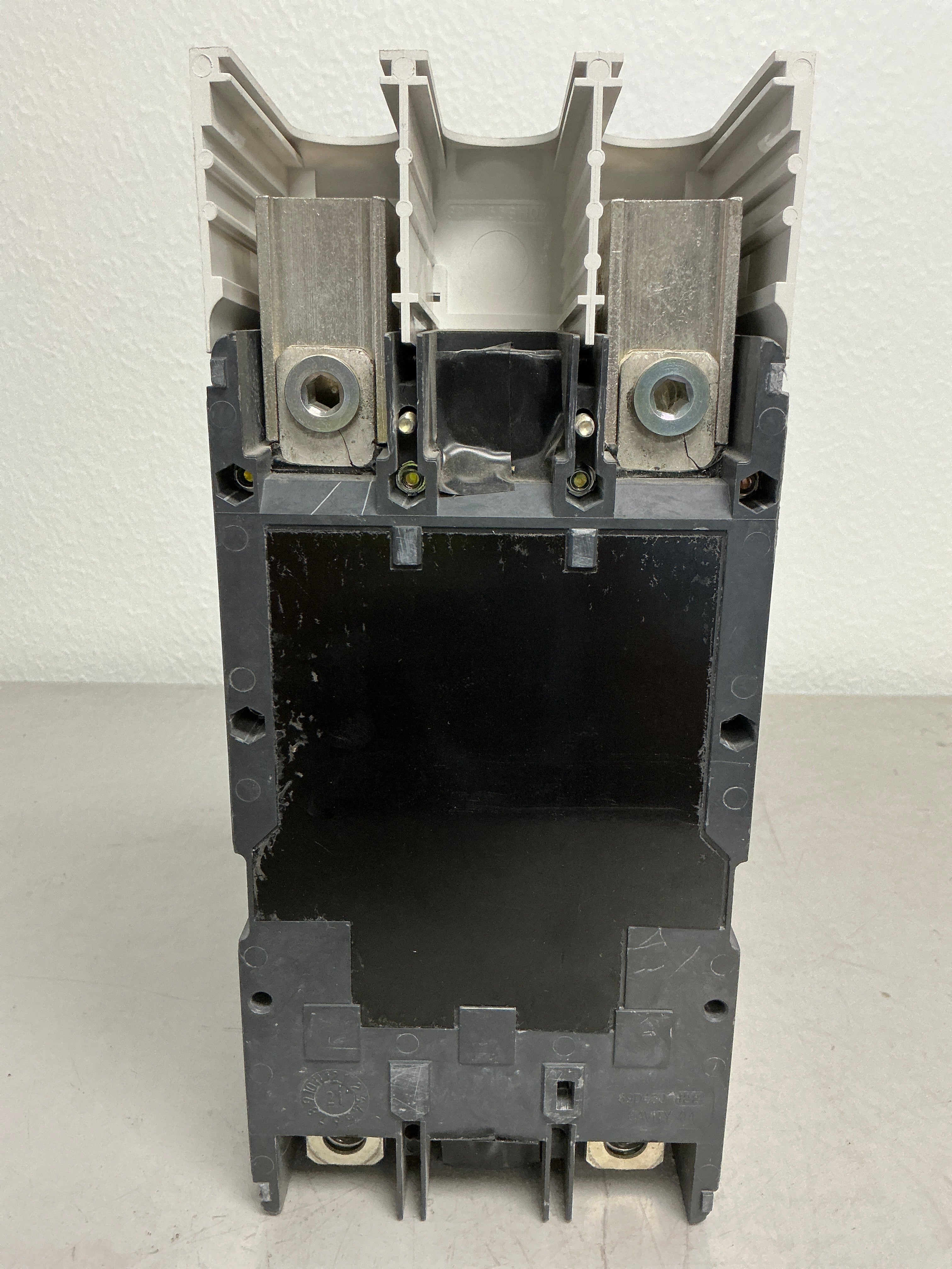 Used Eaton LGE3630NN 3 Pole, 630 Amps