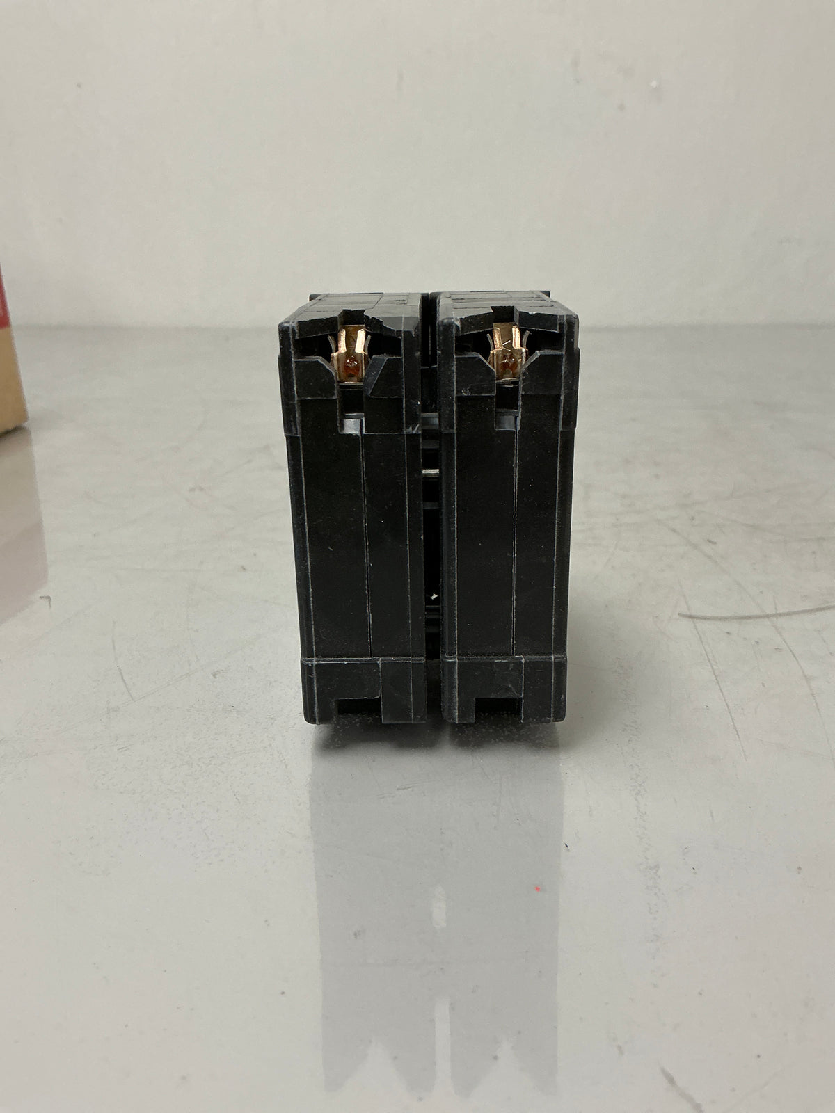 New Square D HOM225 2 Pole, 25 Amps, 240 Volts Circuit Breaker