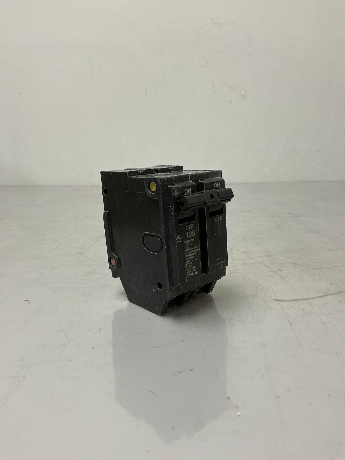 New GE THQL21125 2 Pole, 125 Amps, 240 Volts Circuit Breaker