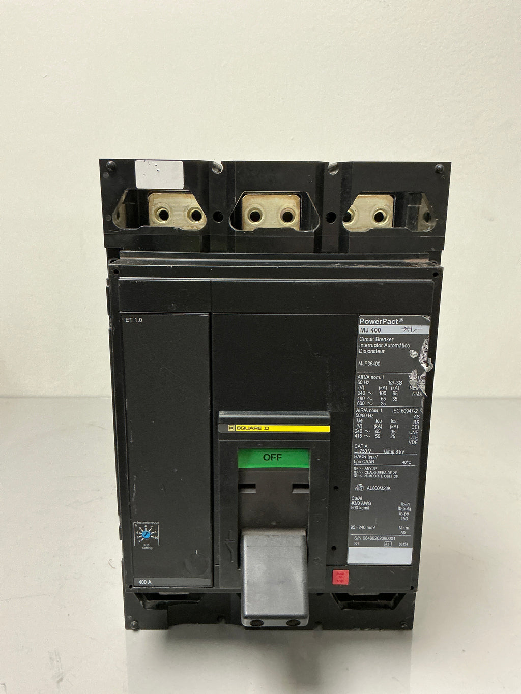 *CHIPPED* Used Square D MJP36400 3 Pole, 400 Amps, 600 Volts Circuit Breaker
