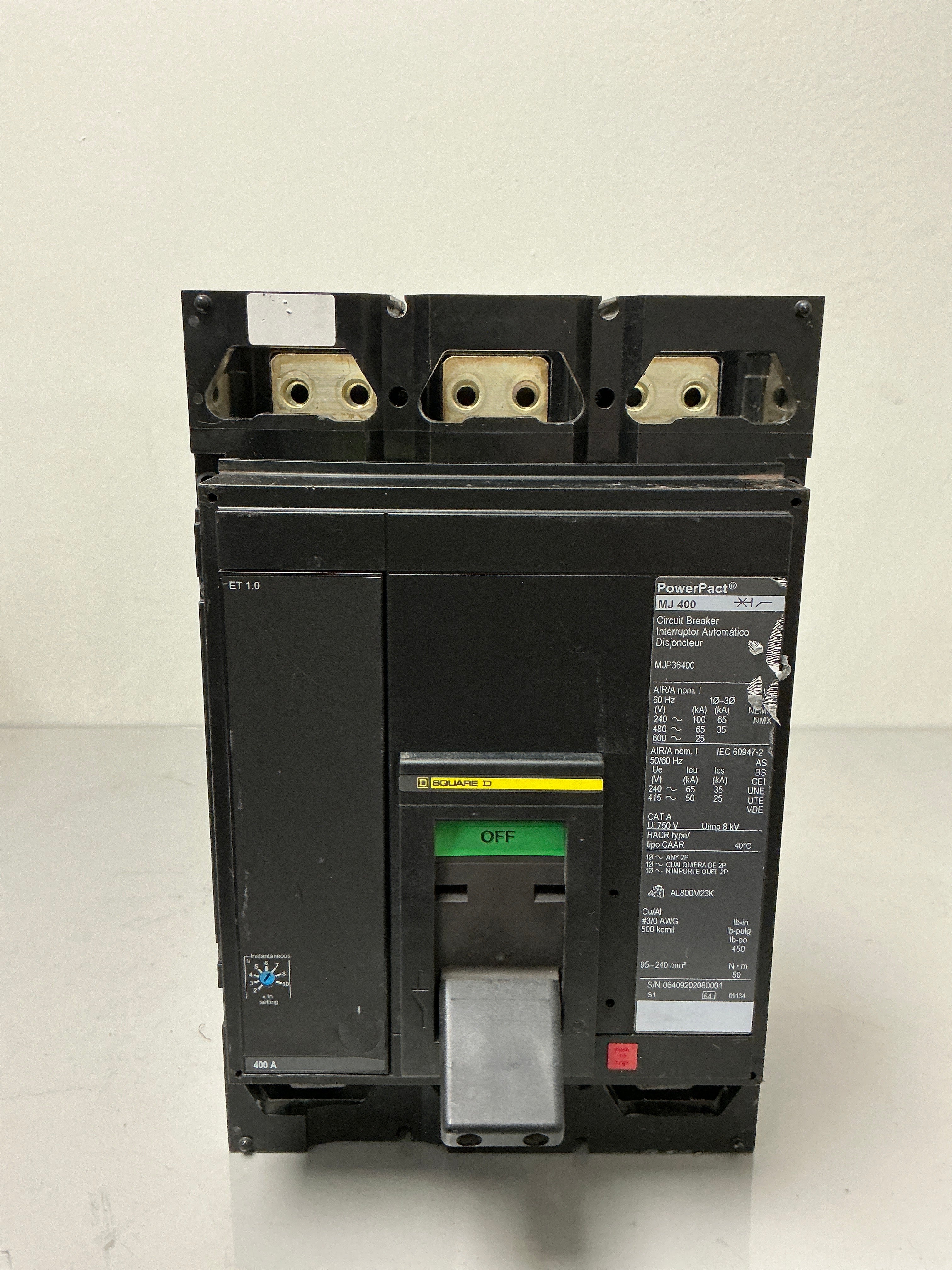 *CHIPPED* Used Square D MJP36400 3 Pole, 400 Amps, 600 Volts Circuit Breaker